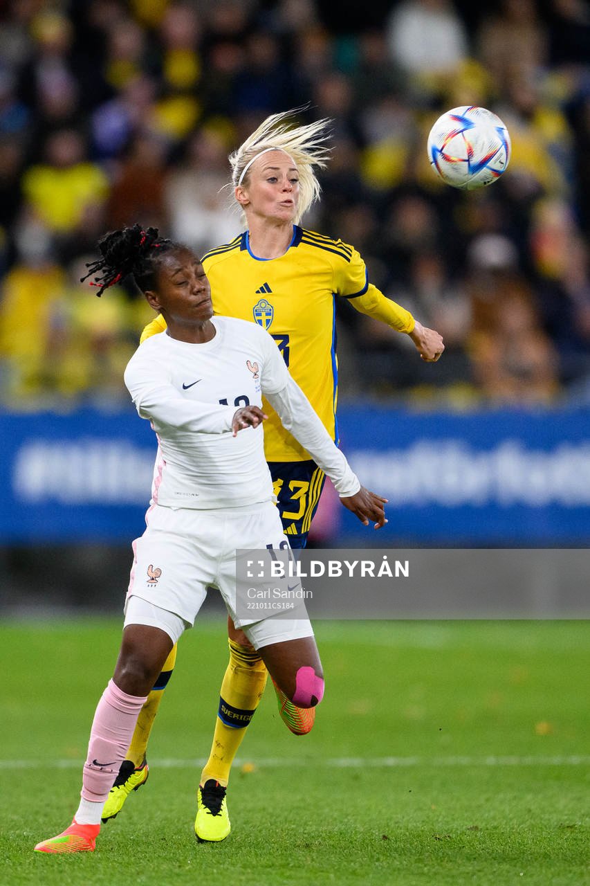 Melvine Malard of France and Amanda Ilestedt of Sweden