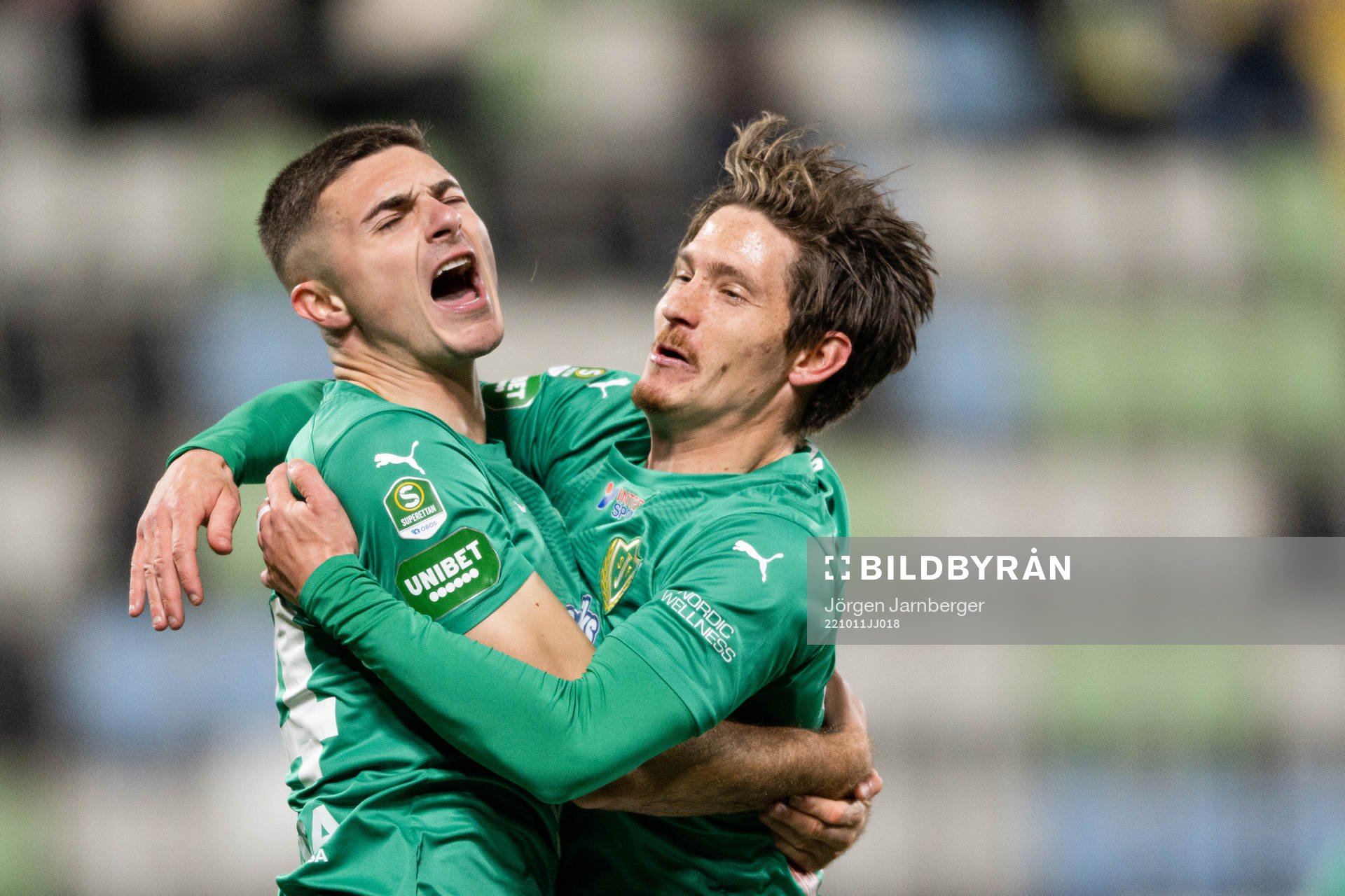 Jönköpings Södras Marko Nikolic och Robin Book jublar