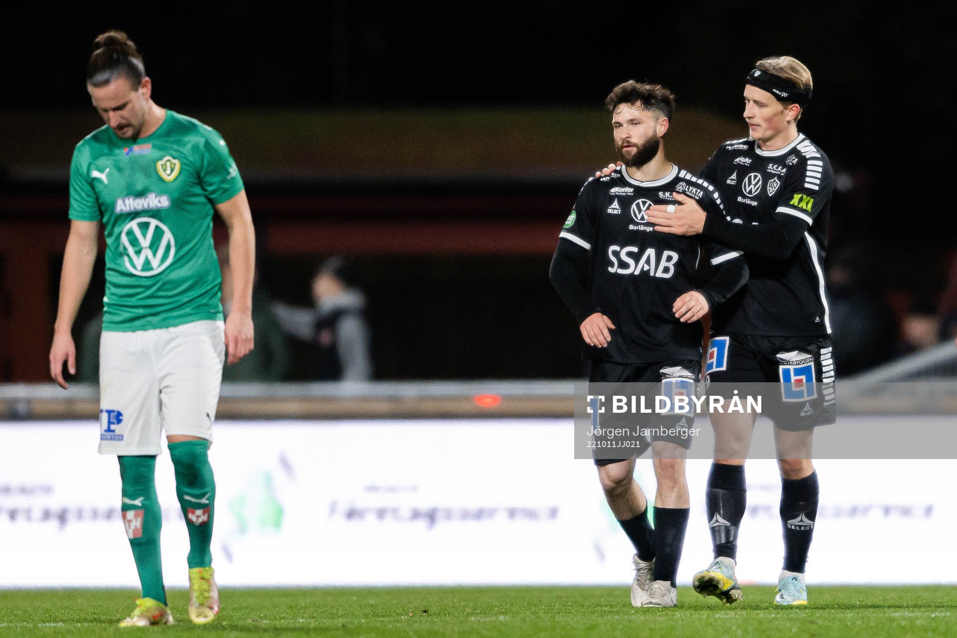 Brages Jonathan Syberg Tamimi och Douglas Karlberg jublar