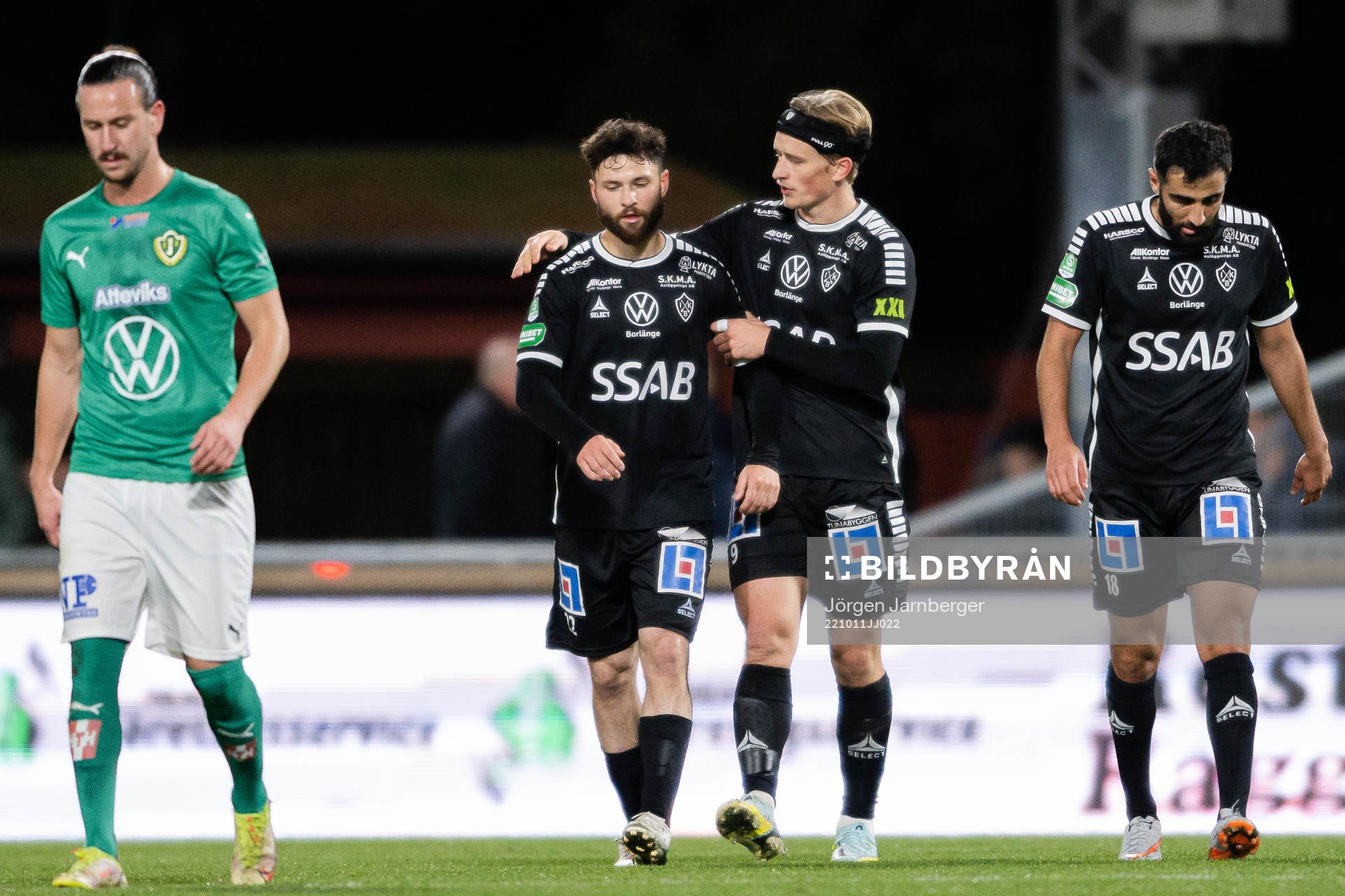 Brages Jonathan Syberg Tamimi och Douglas Karlberg jublar