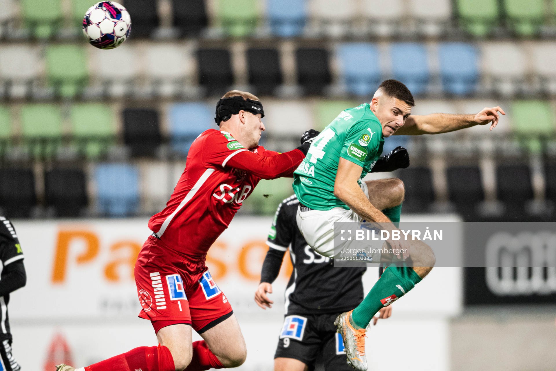 Jönköpings Södras Marko Nikolic nickar in 1-0