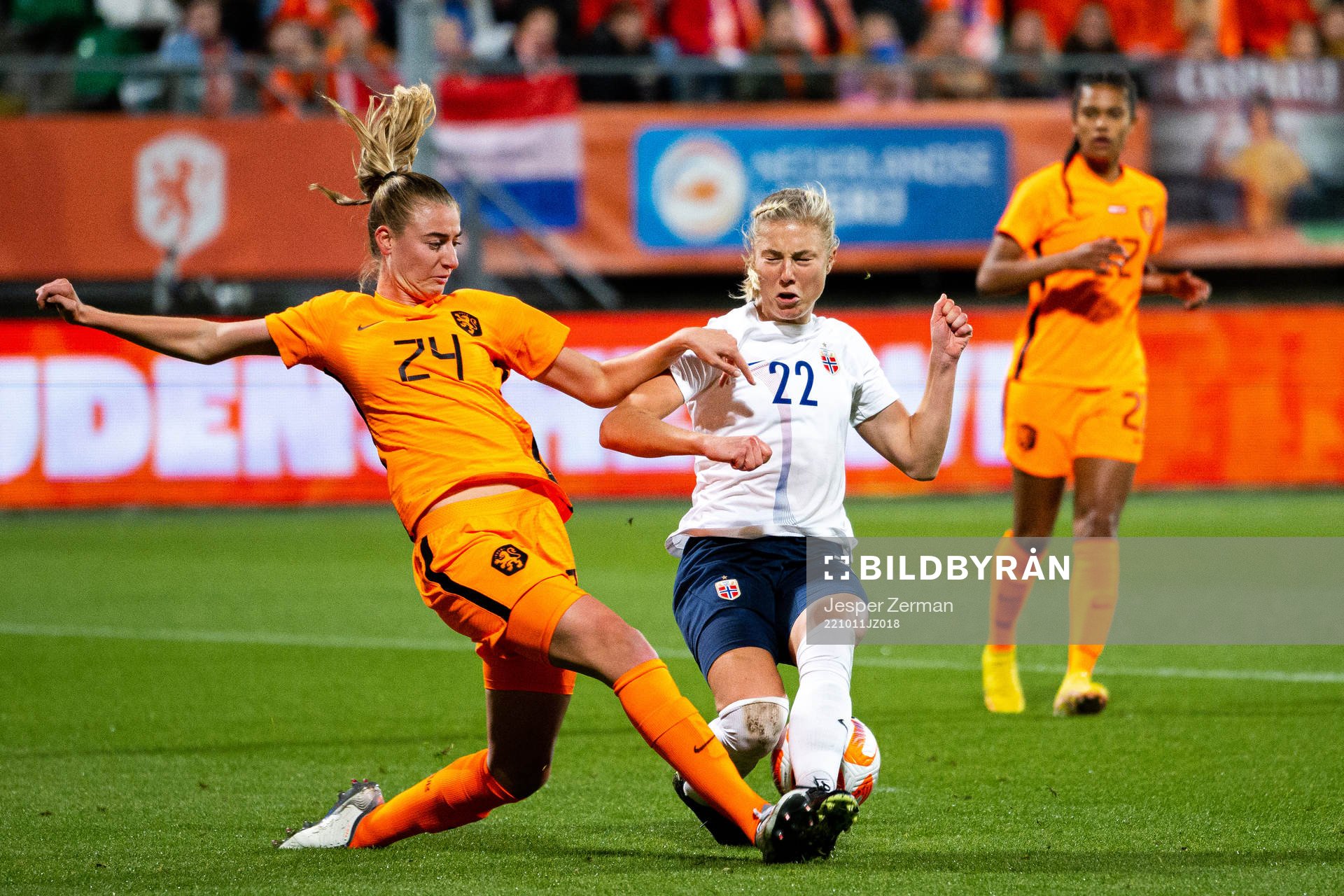 Lisa Doorn of Netherlands and Sophie Roman Haug of Norway