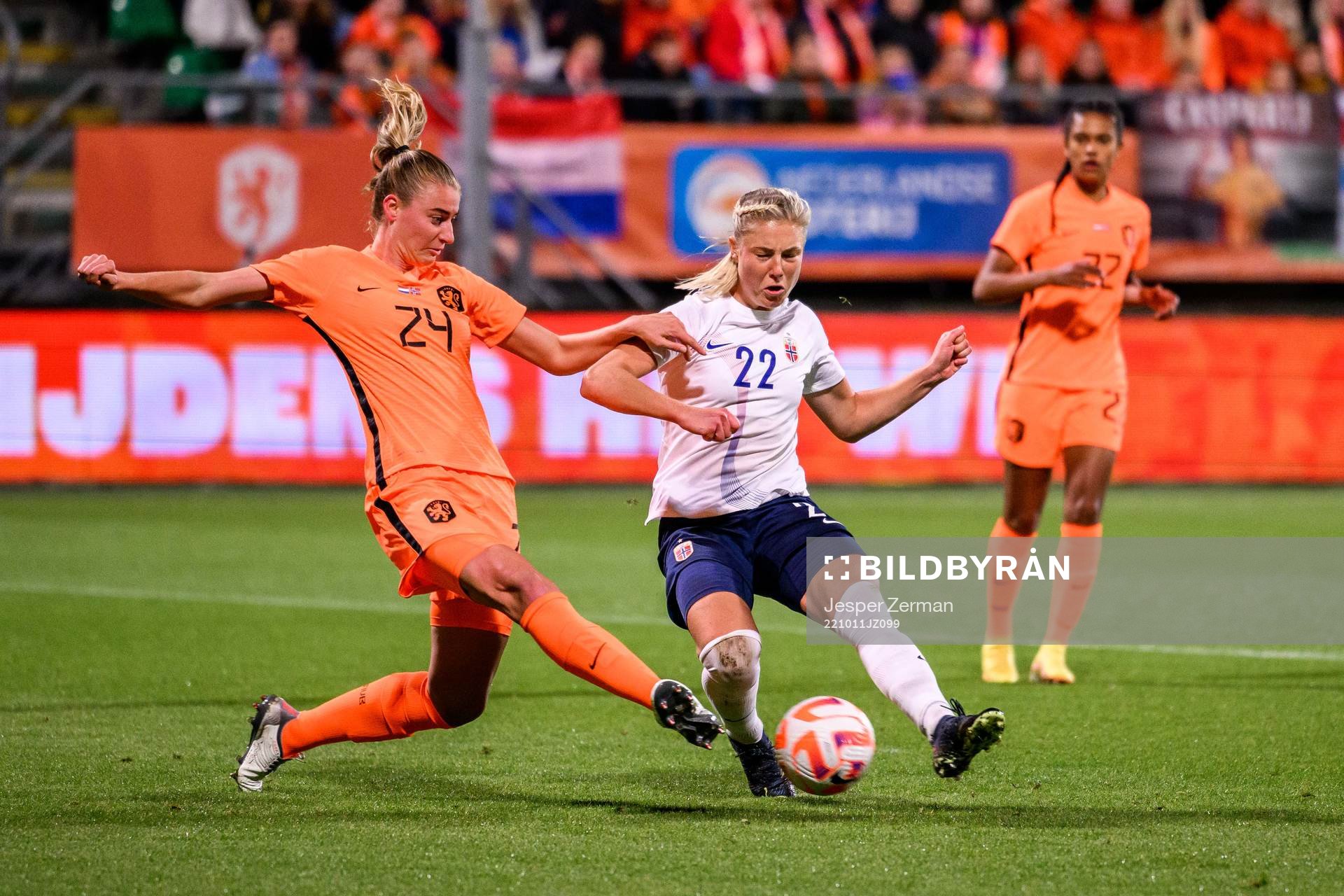 Lisa Doorn of The Netherlands and Sophie Roman Haug of