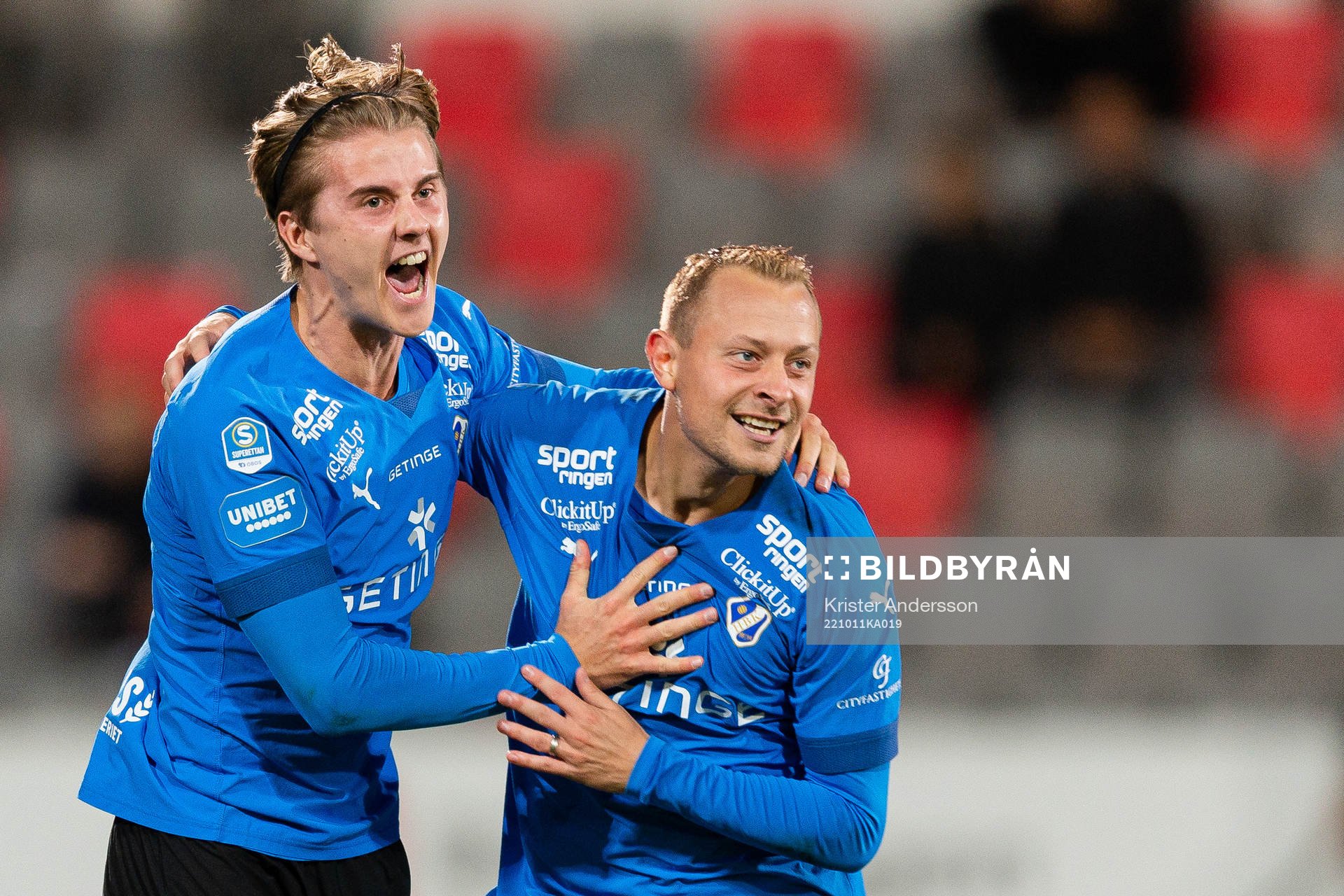Halmstads Erik Ahlstrand och Joel Allansson jublar