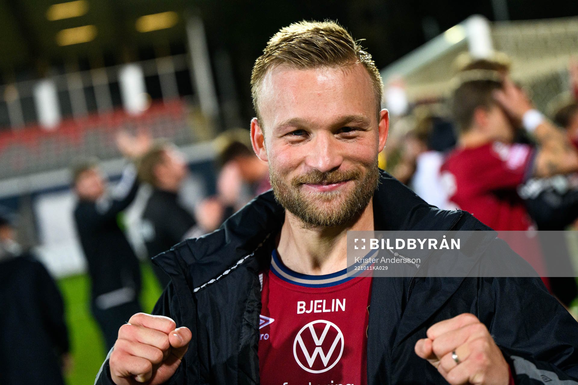 Örgrytes Nicklas Bärkroth jublar efter fotbollsmatchen i Superettan mellan Halmstad och Örgryte den 11 oktober 2022 i Halmstad. 