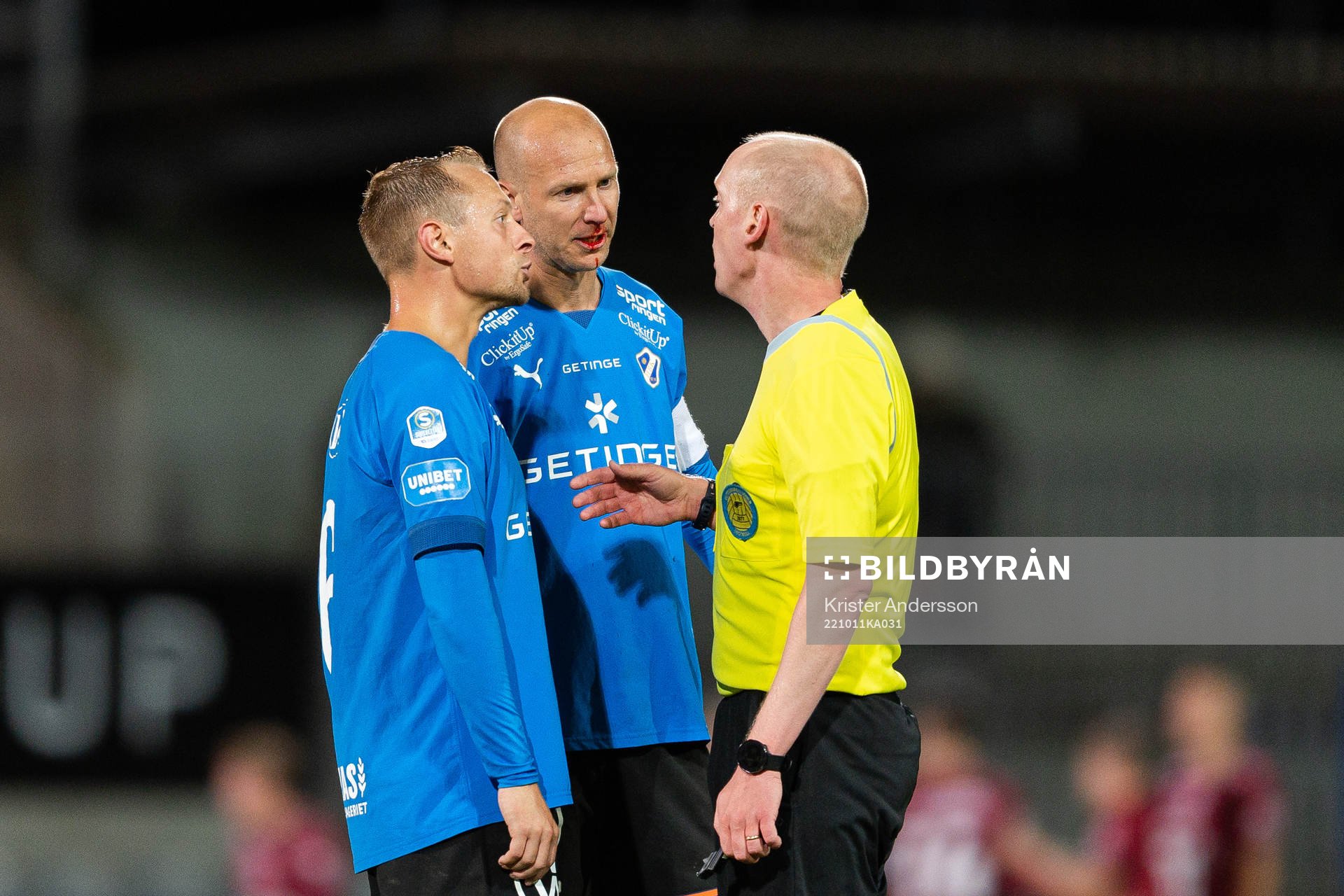 Halmstads Joel Allansson och Andreas Johansson reagerar på