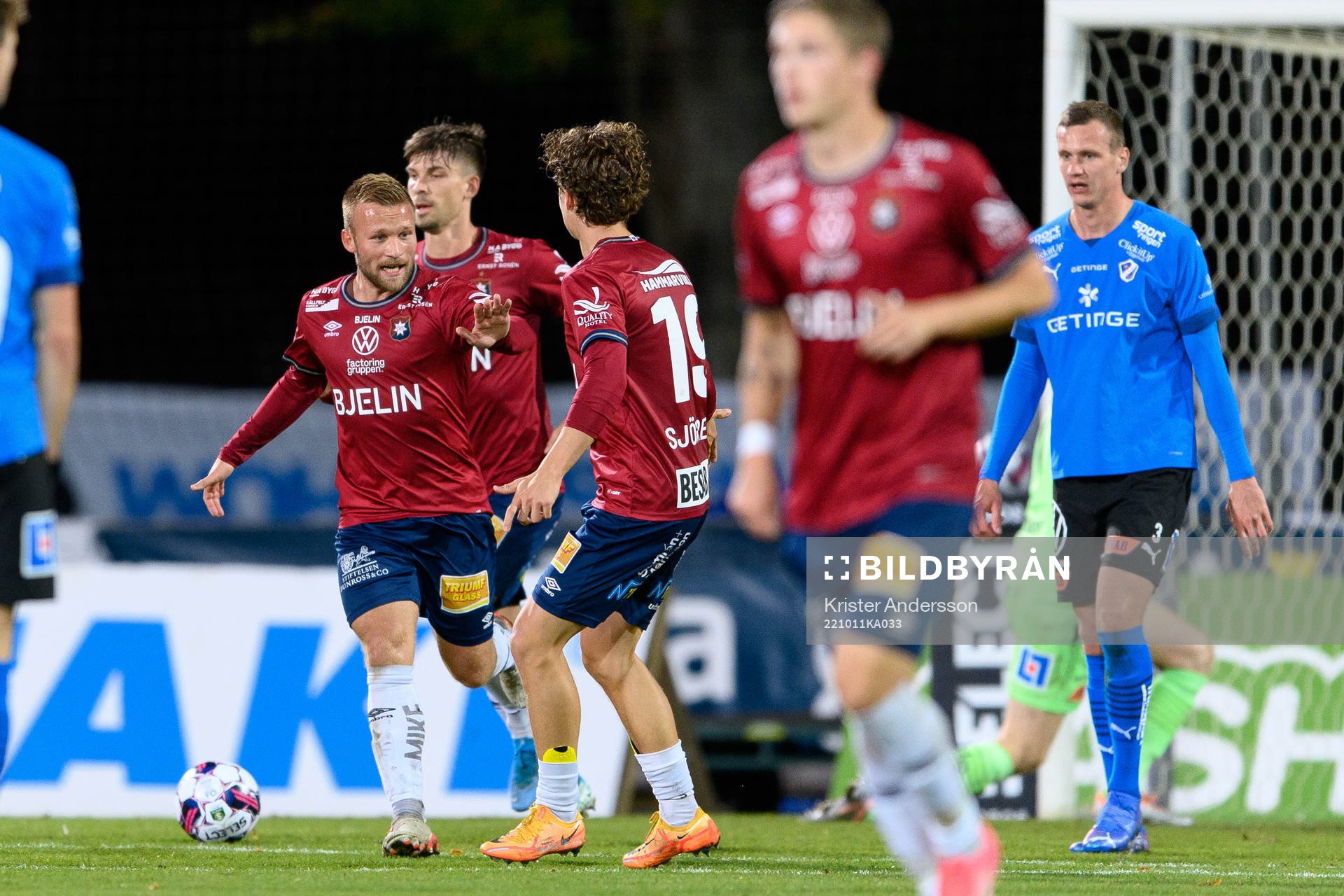 Örgrytes Nicklas Bärkroth jublar