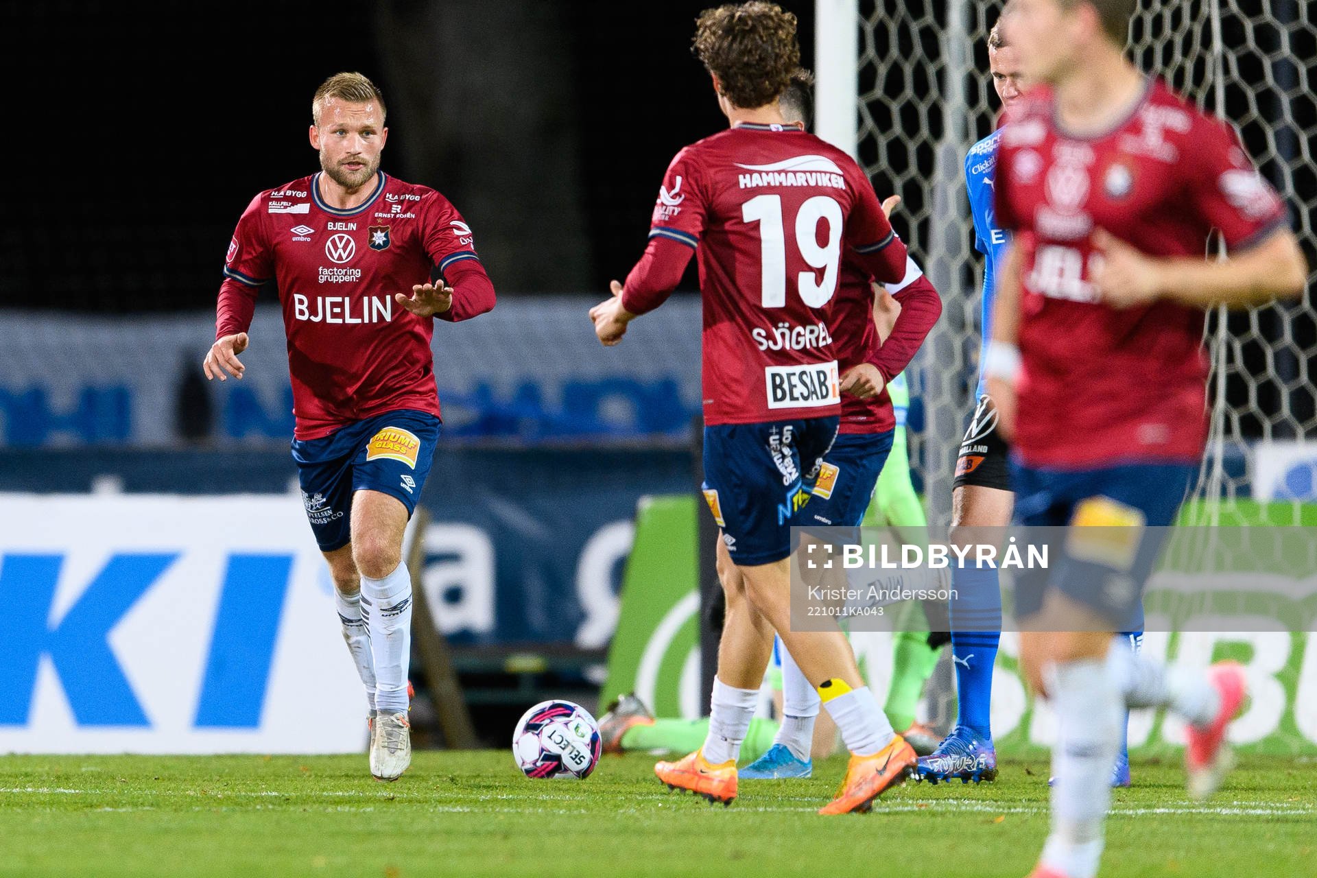 Örgrytes Nicklas Bärkroth jublar