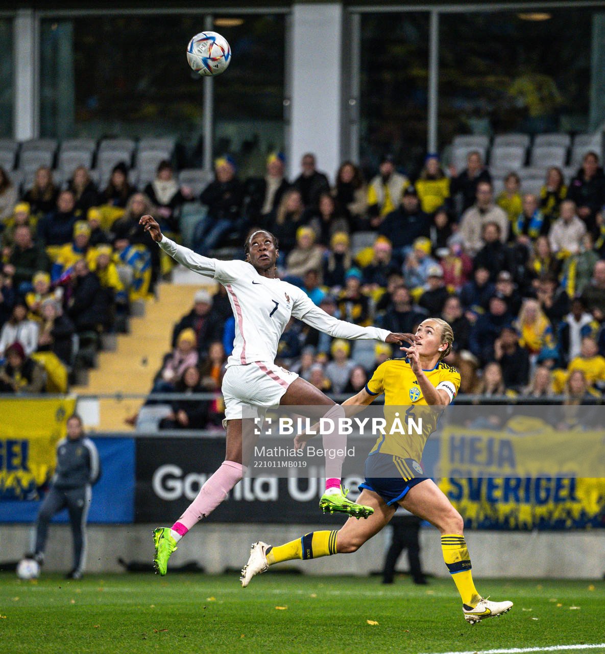Ouleymata Sarr of France and Magdalena Eriksson of Sweden