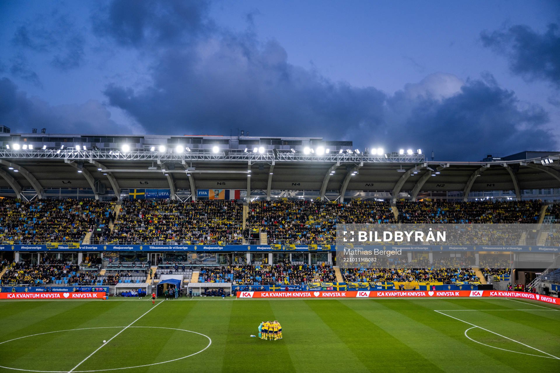 Genereal view of Gamla Ullevi as players of Sweden gather