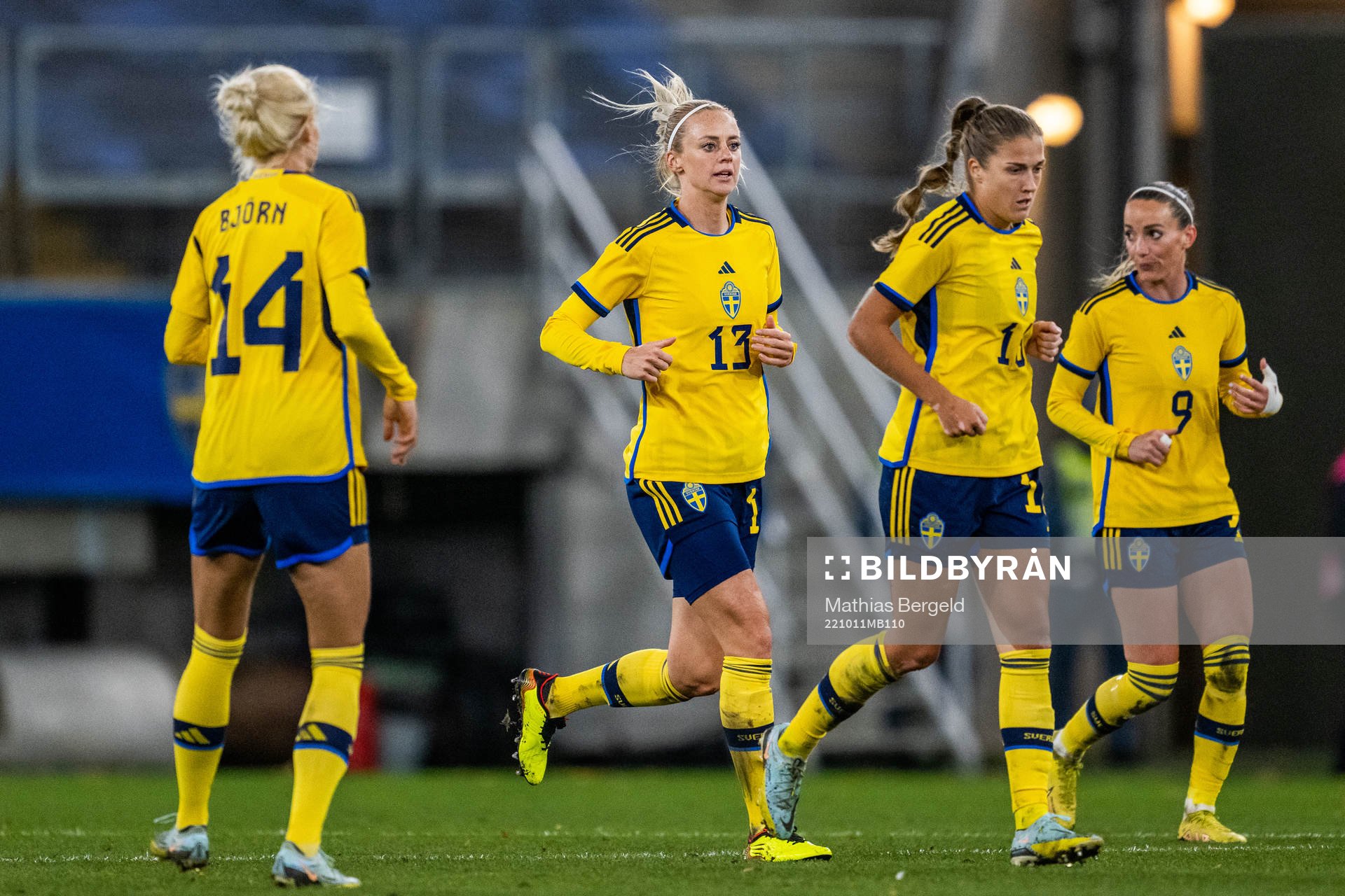 Amanda Ilestedt, Filippa Angeldahl and Kosovare Asllani of