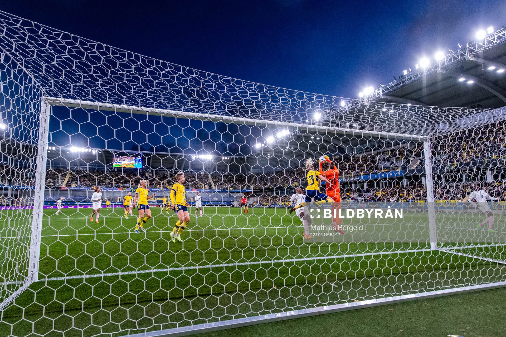 Aissatou Tounkara and goalkeeper Pauline Peyraud-Magnin of France compete for the ball with Amanda Ilestedt of Sweden during the women's international friendly football match between Sweden and France on October 11, 2022 in Gothenburg.