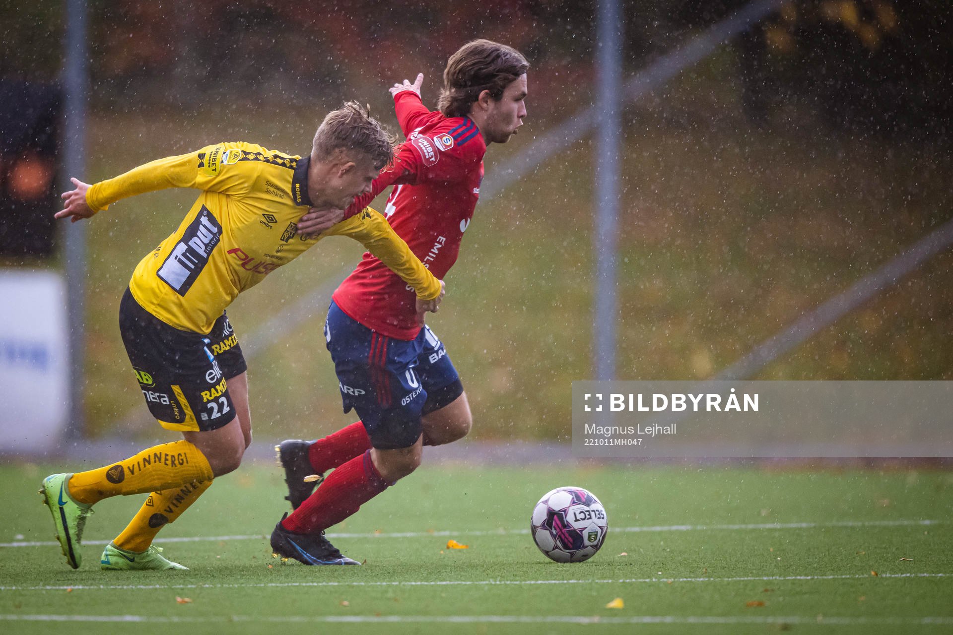 Östers Theodor Johansson och Elfsborgs Kevin Holmén