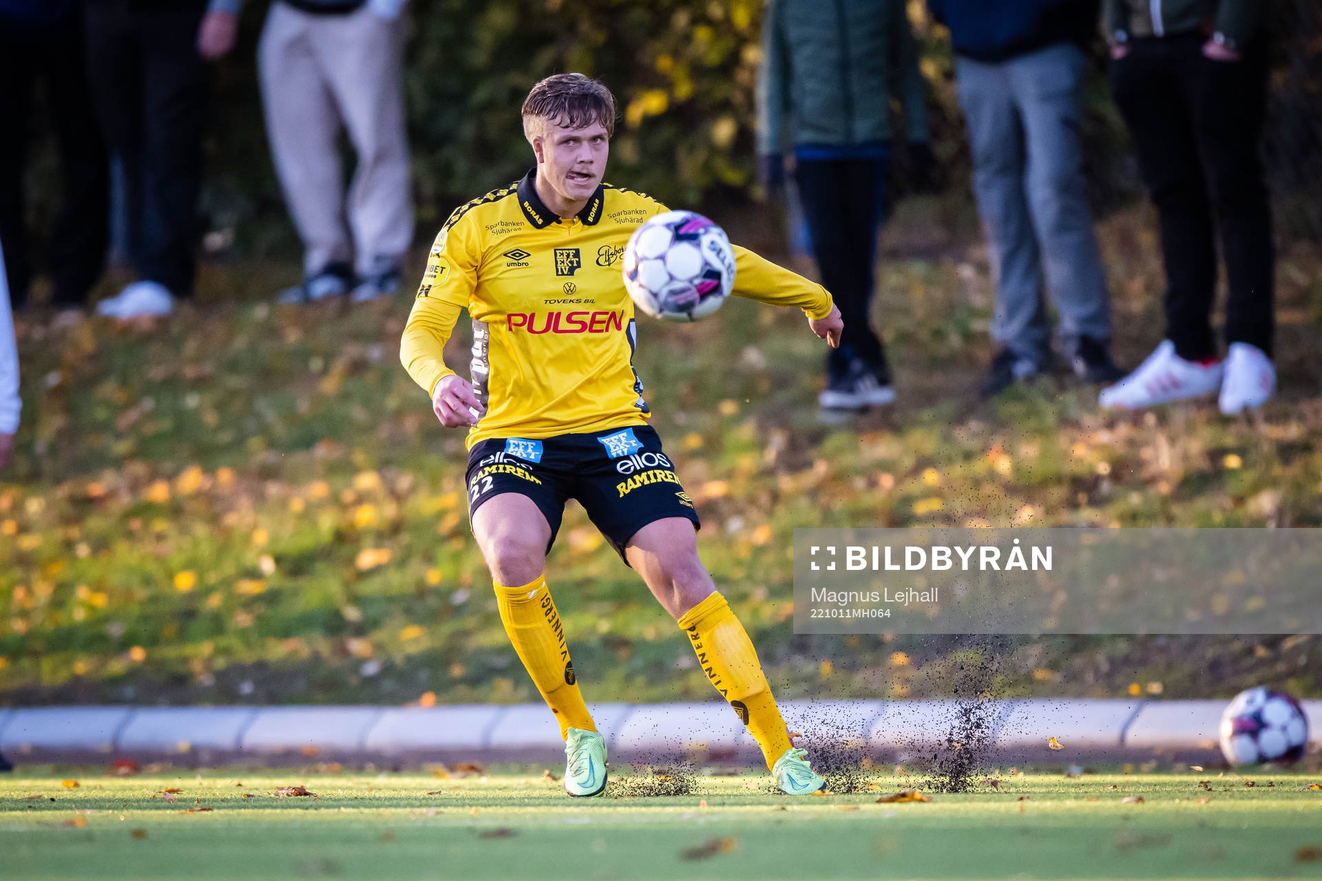 Elfsborgs Kevin Holmén under fotbollsmatchen i U21 Allsvenskan mellan Östers IF och Elfsborg den 11 oktober 2022 i Växjö. 