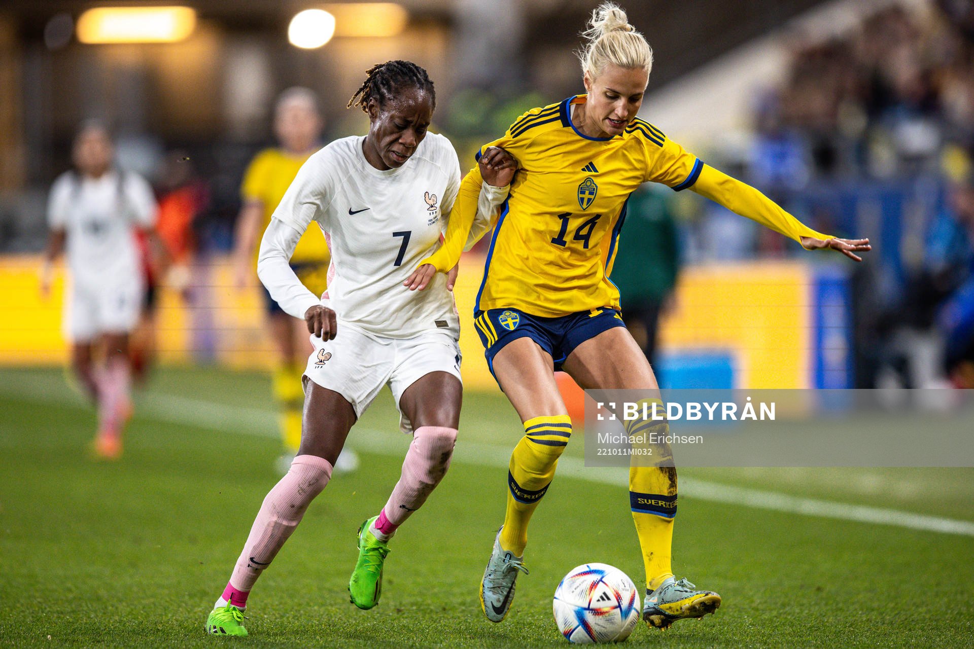 Ouleymata Sarr of France and Nathalie Björn of Sweden