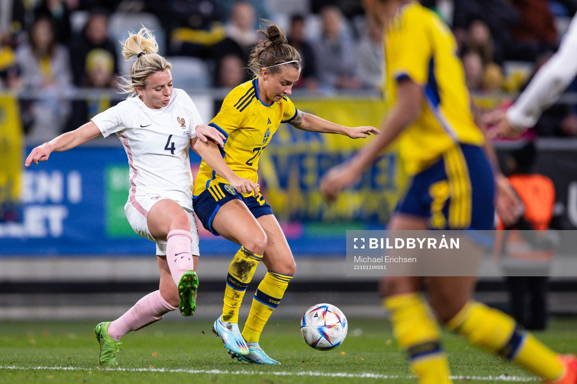 Marion Torrent of France and Julia Zigiotti Olme during the women's international friendly football match between Sweden and France on October 11, 2022 in Gothenburg.