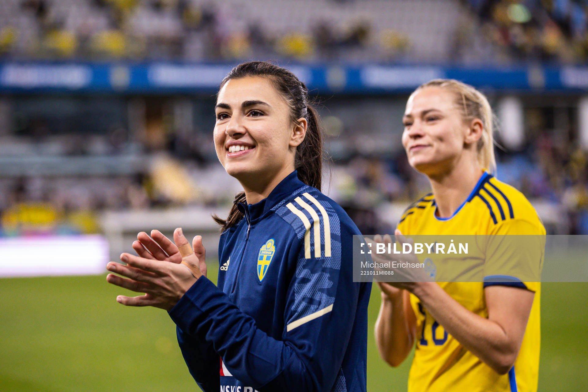 Goalkeeper Zecira Musovic and Fridolina Rolfö of Sweden