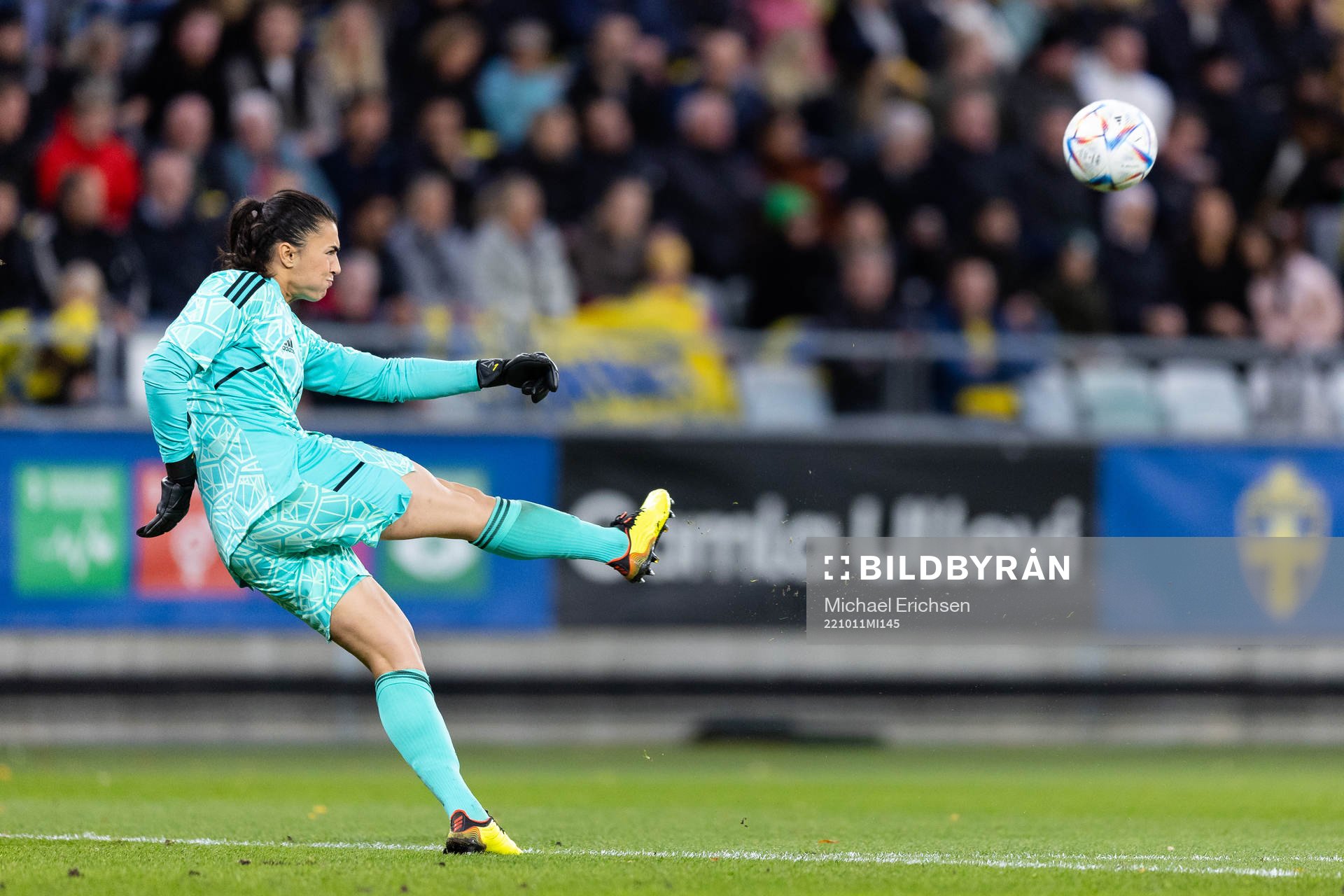 Goalkeeper Zecira Musovic of Sweden