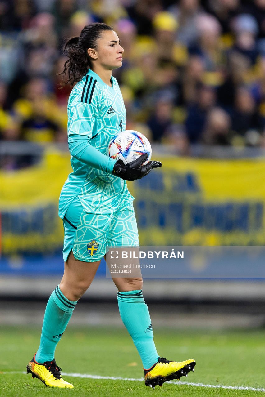 Goalkeeper Zecira Musovic of Sweden