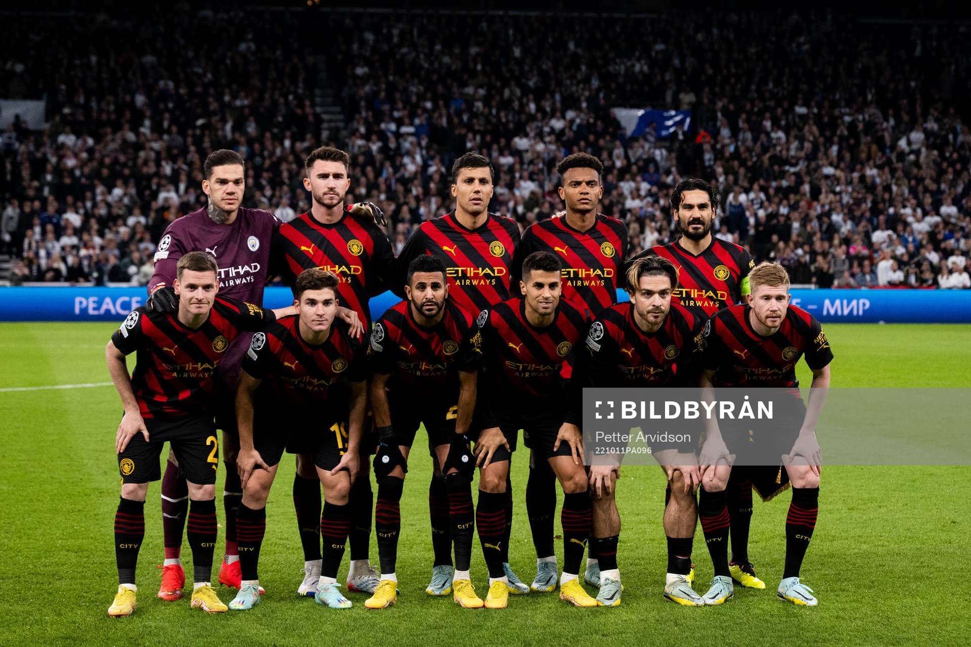 Players of Man City pose for a team photo ahead of the UEFA Champions League football match between FC Copenhagen and Manchester City on October 11, 2022 in Copenhagen.