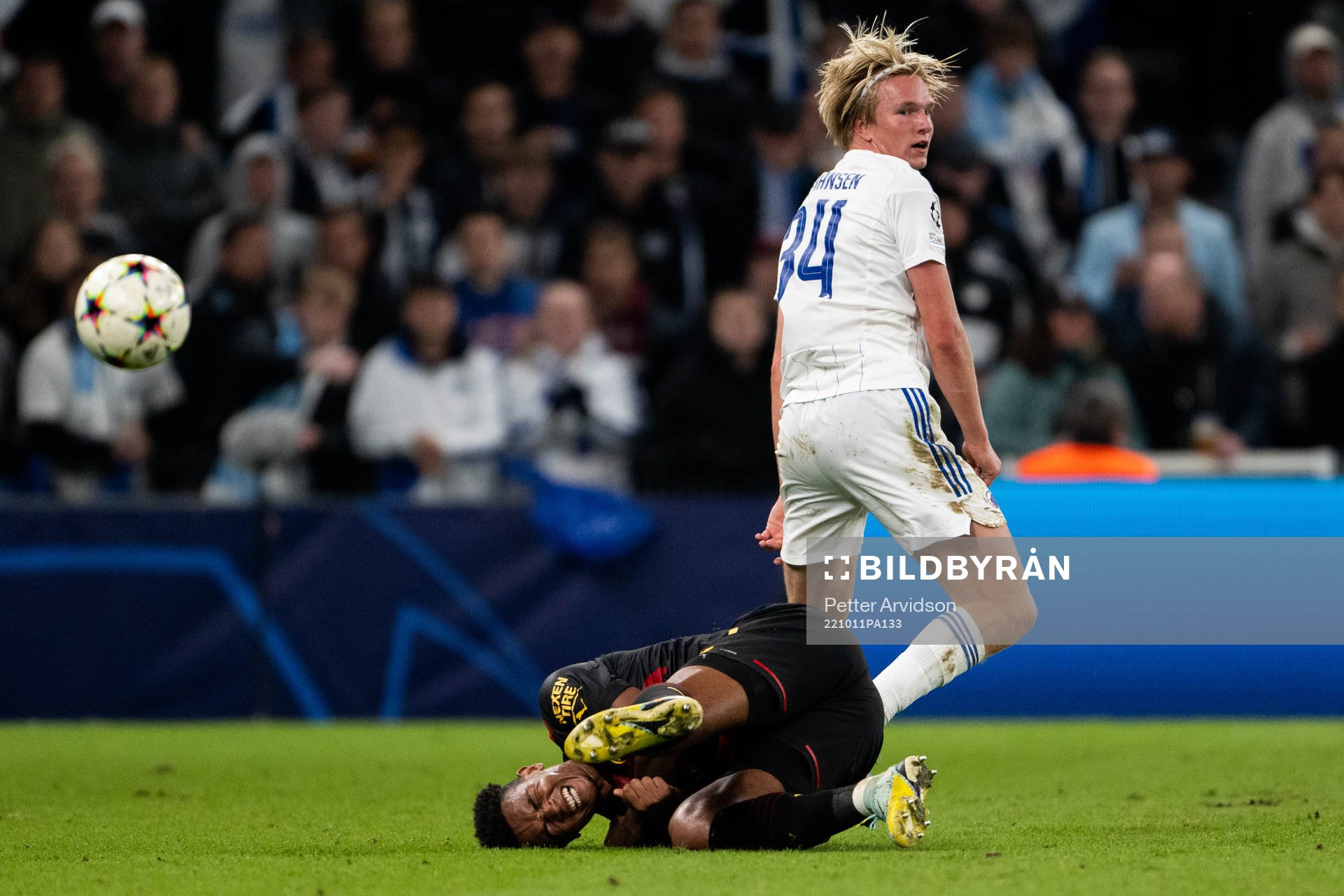 Manuel Akanji of Man City in pain