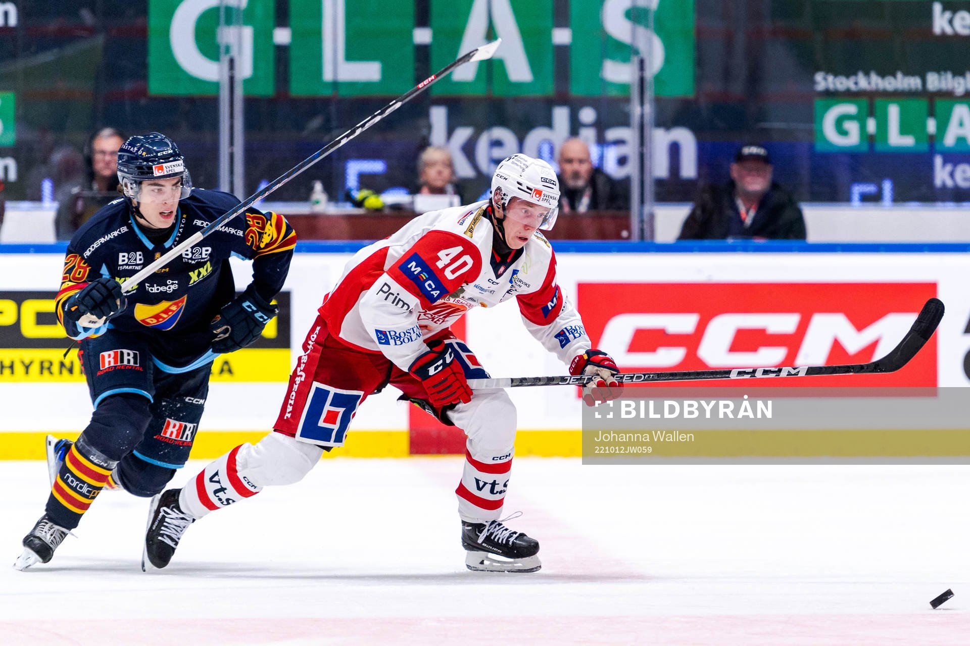 Djurgårdens Liam Öhgren och Västerviks Noah Hasa
