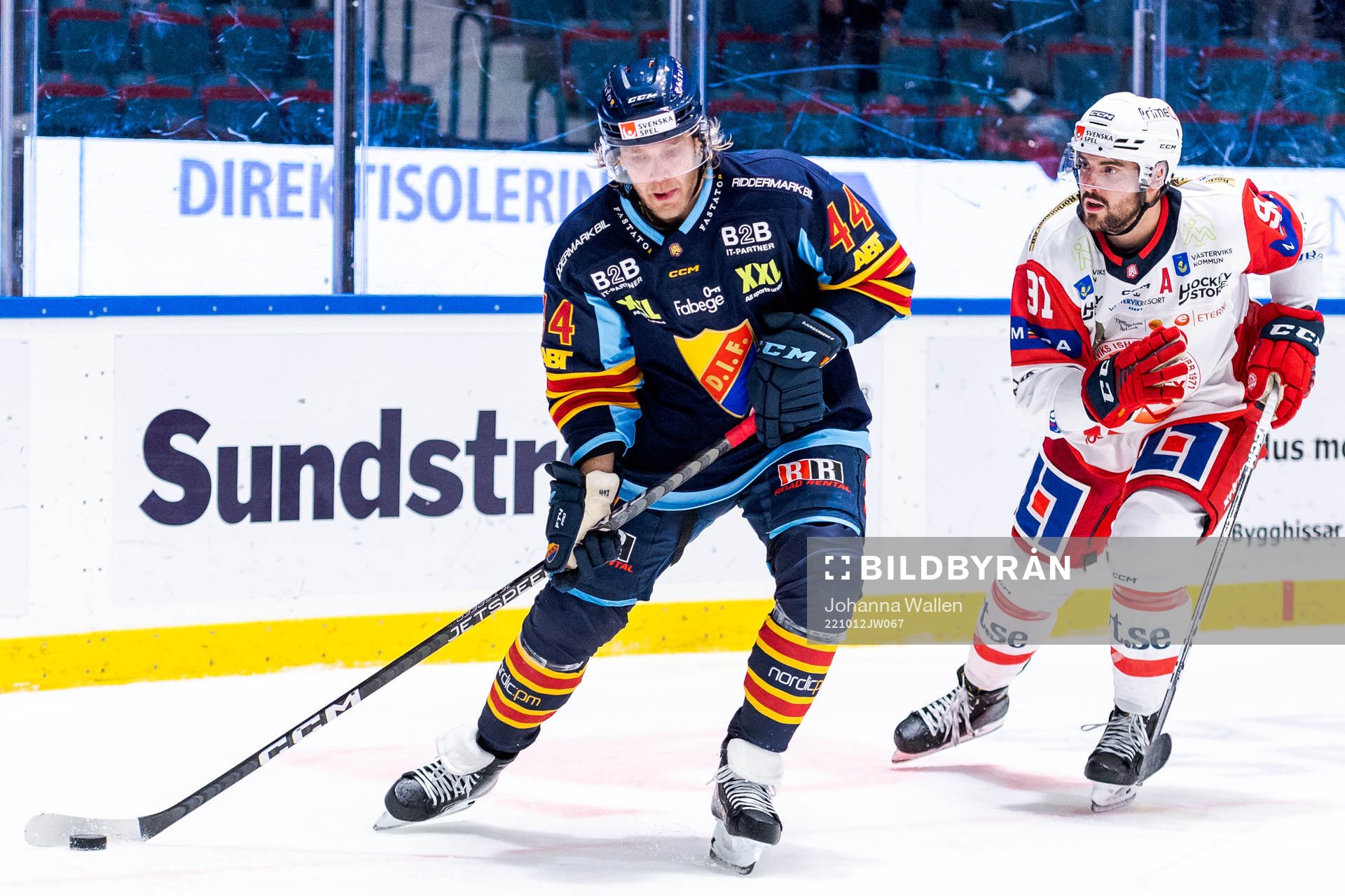 Djurgårdens Olle Liss och Västerviks Marcus Vela