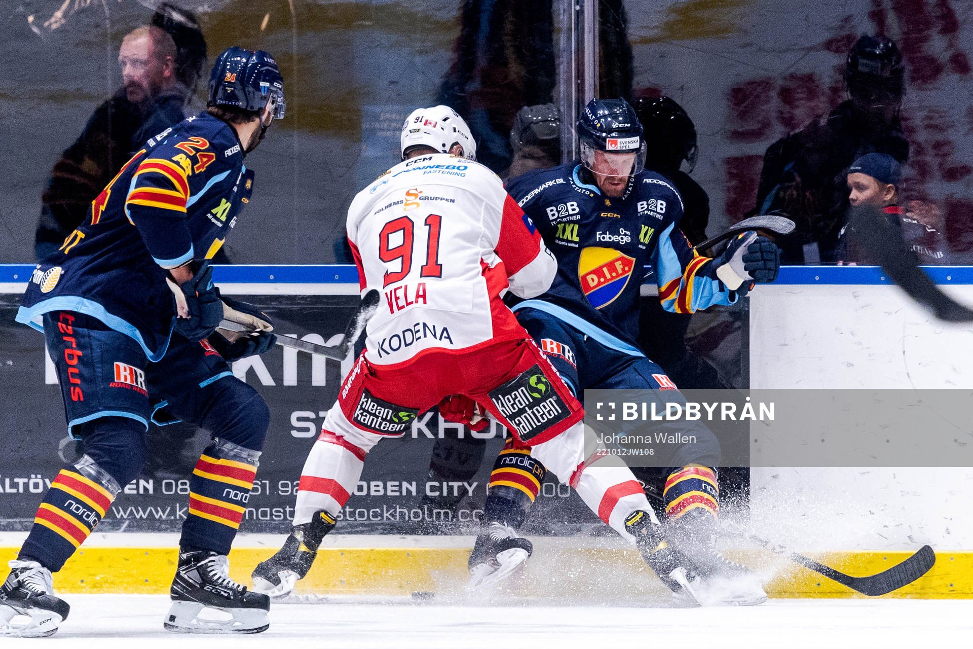 Djurgårdens Ludvig Rensfeldt och Cameron Schilling mot