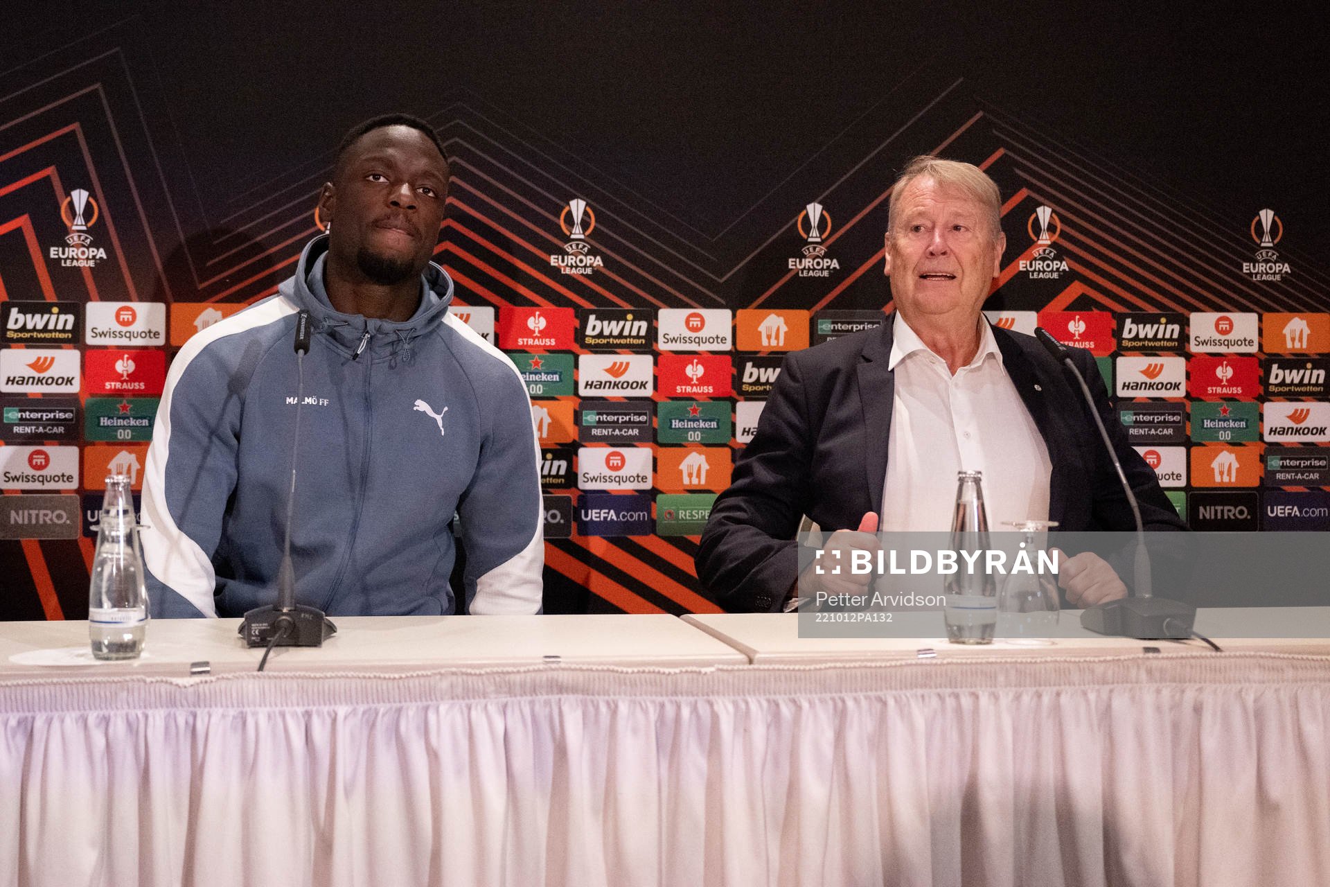 Goalkeeper Ismael Diawara and head coach Åge Hareide