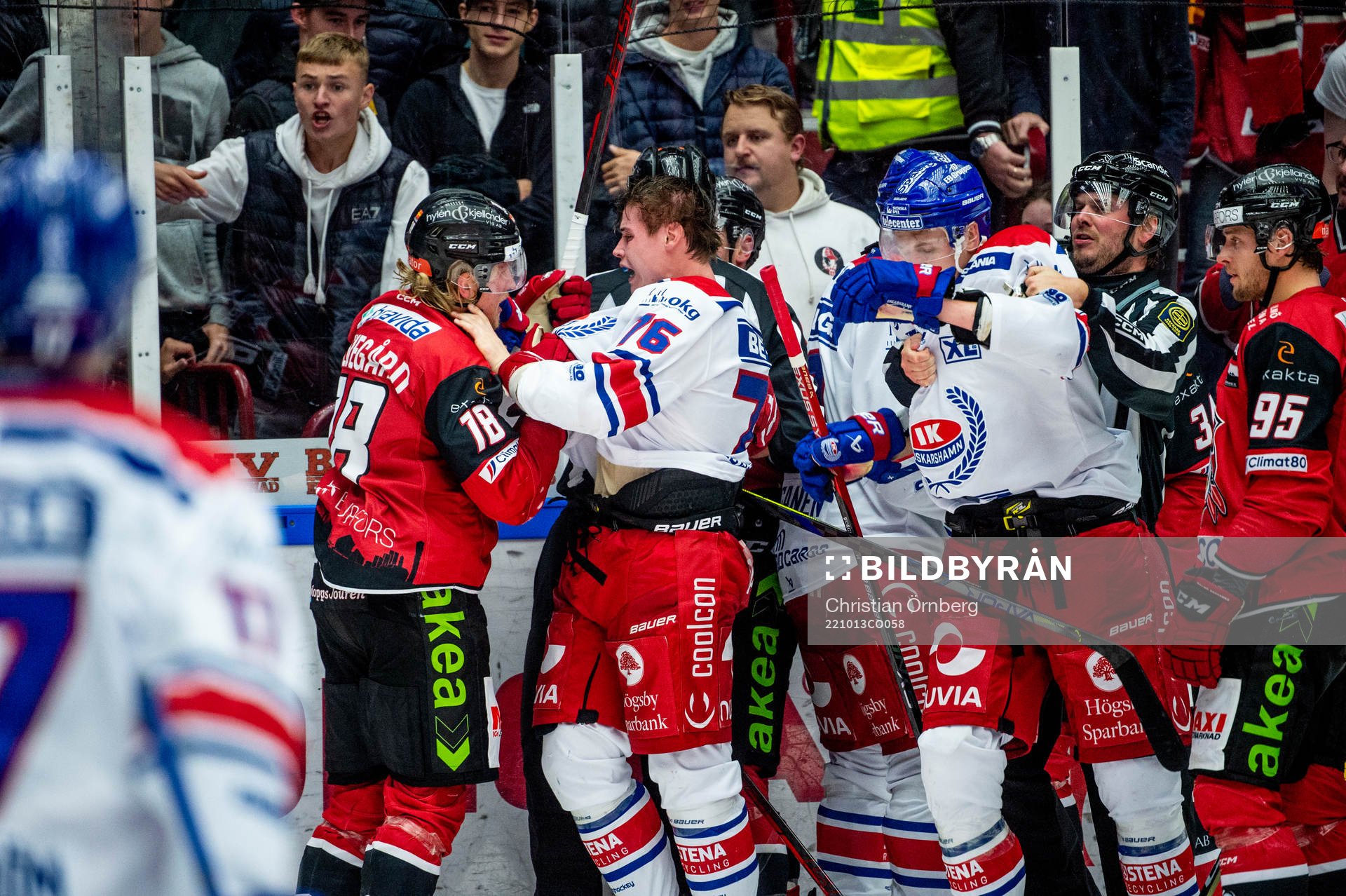 Bråk mellan bland annat Malmö Redhawks Marcus Sylvegård