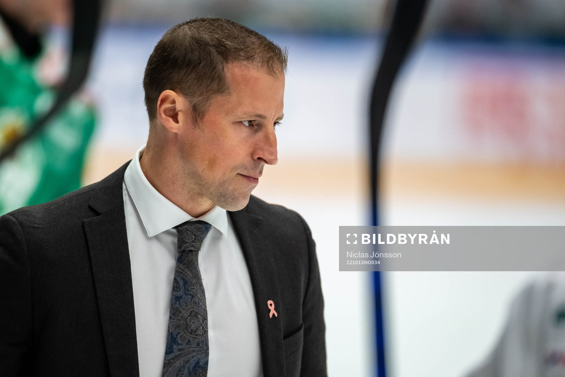 Rögles tränare Cam Abbott deppar