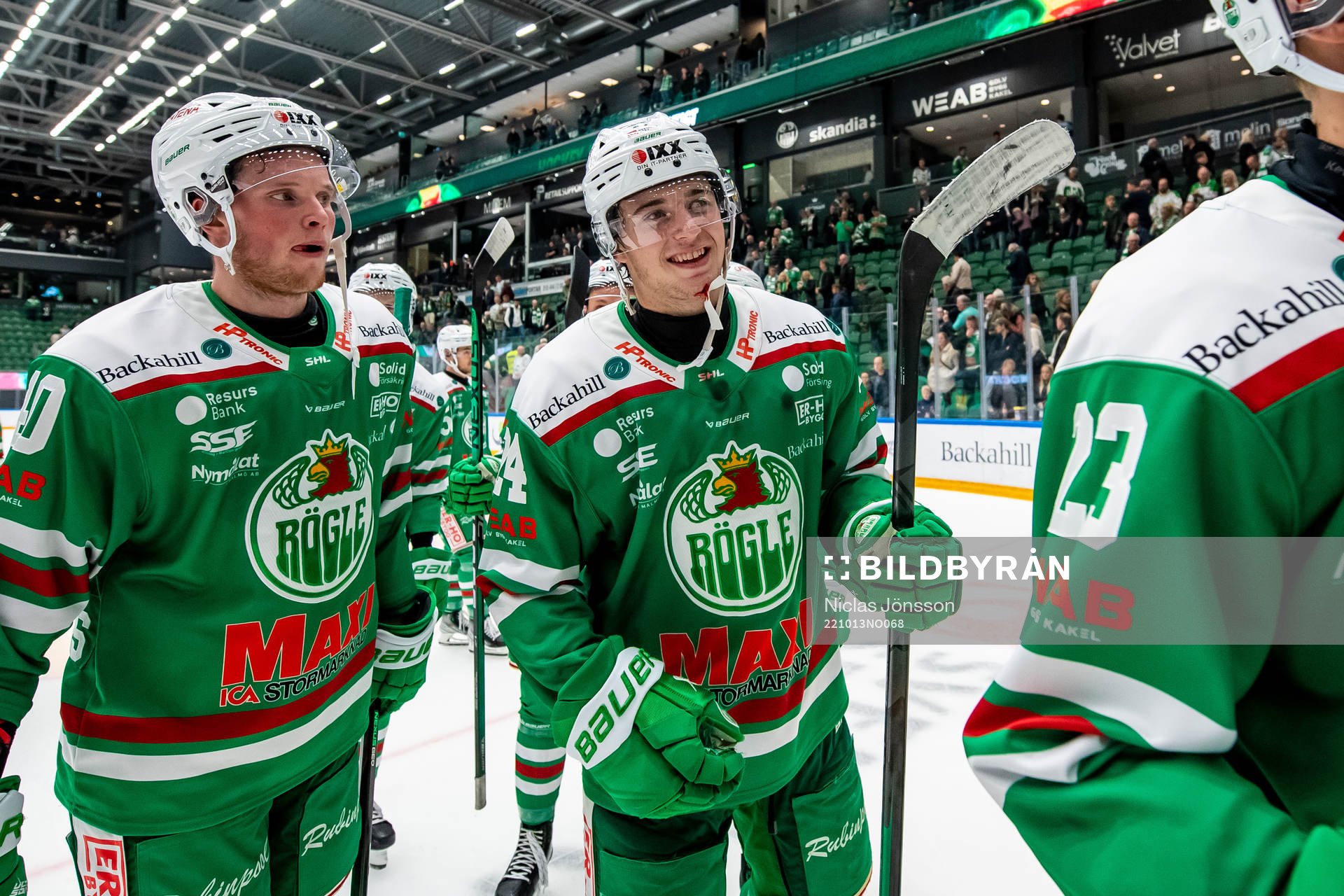 Rögles Oskar Stål-Lyrenäs  och Marco Kasper jublar