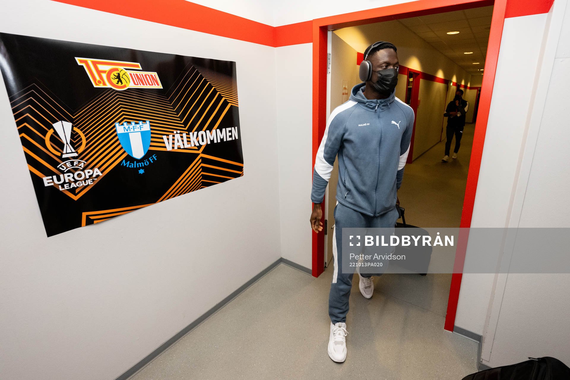 Goalkeeper Ismael Diawara of Malmö FF arrives to the stadium ahead of the UEFA Europa League match between Union Berlin and Malmö FF on October 13, 2022 in Berlin .