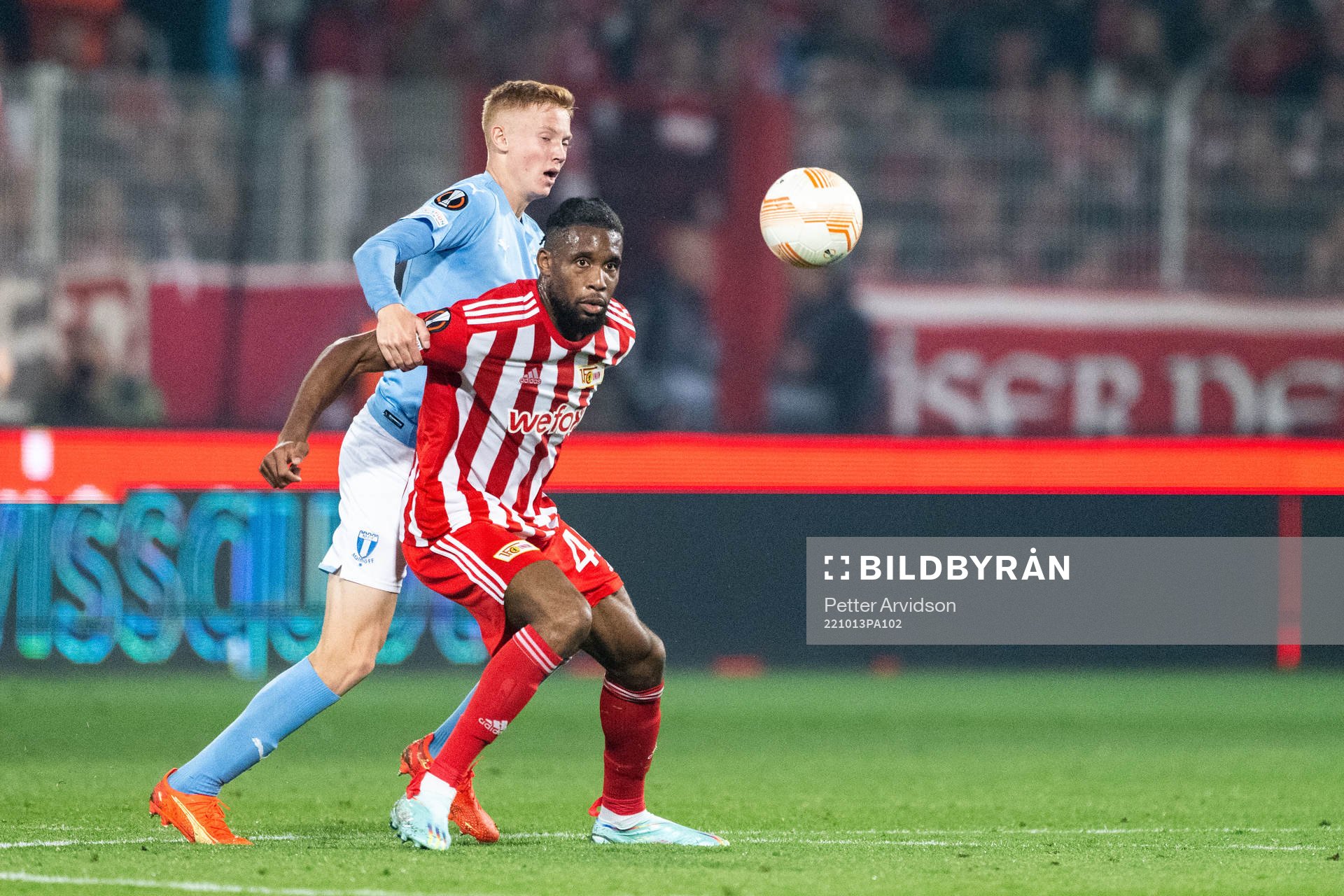 Hugo Larsson of Malmö FF and Jordan Siebatcheu of Union