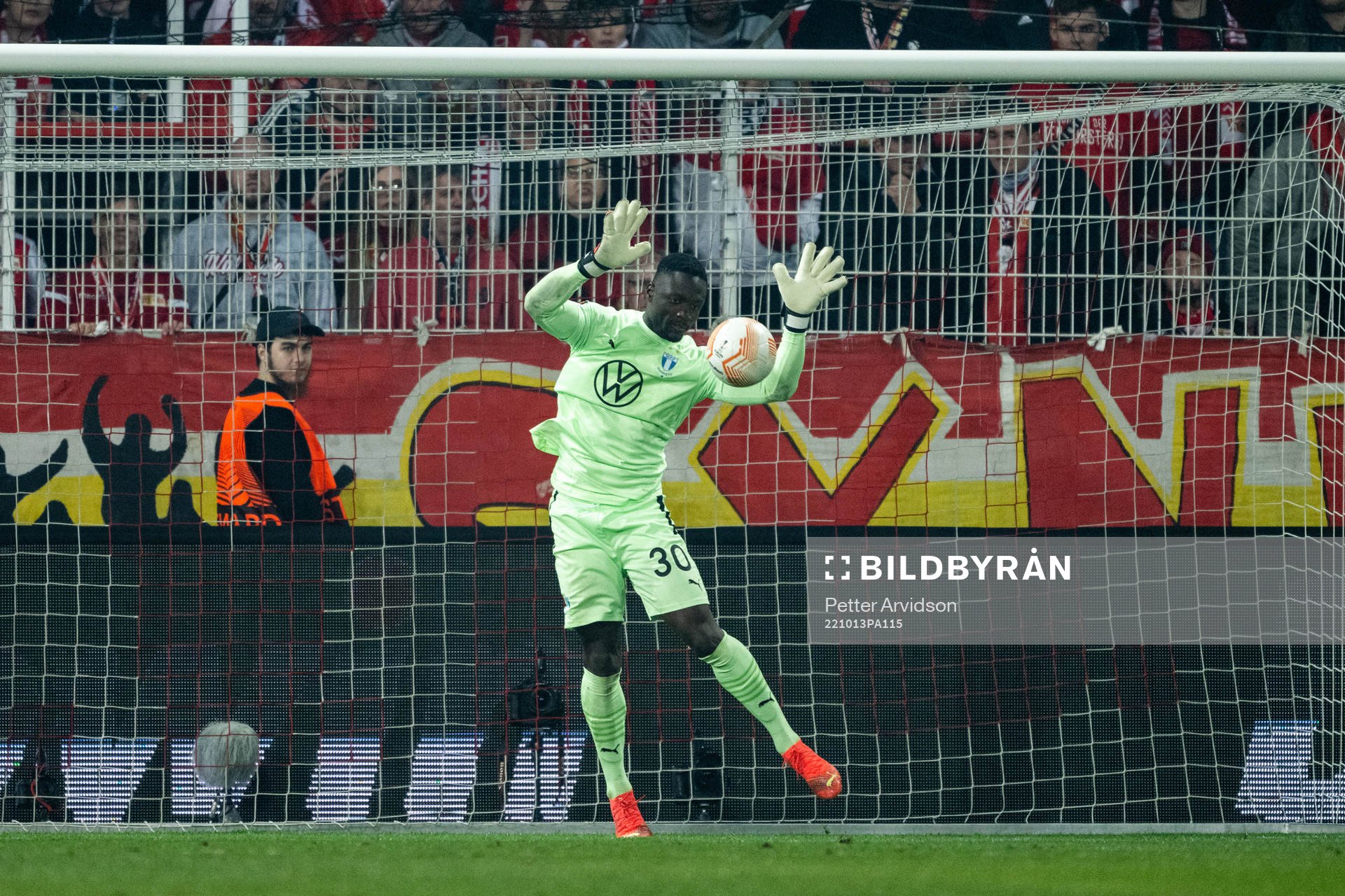 Goalkeeper Ismael Diawara of Malmö FF