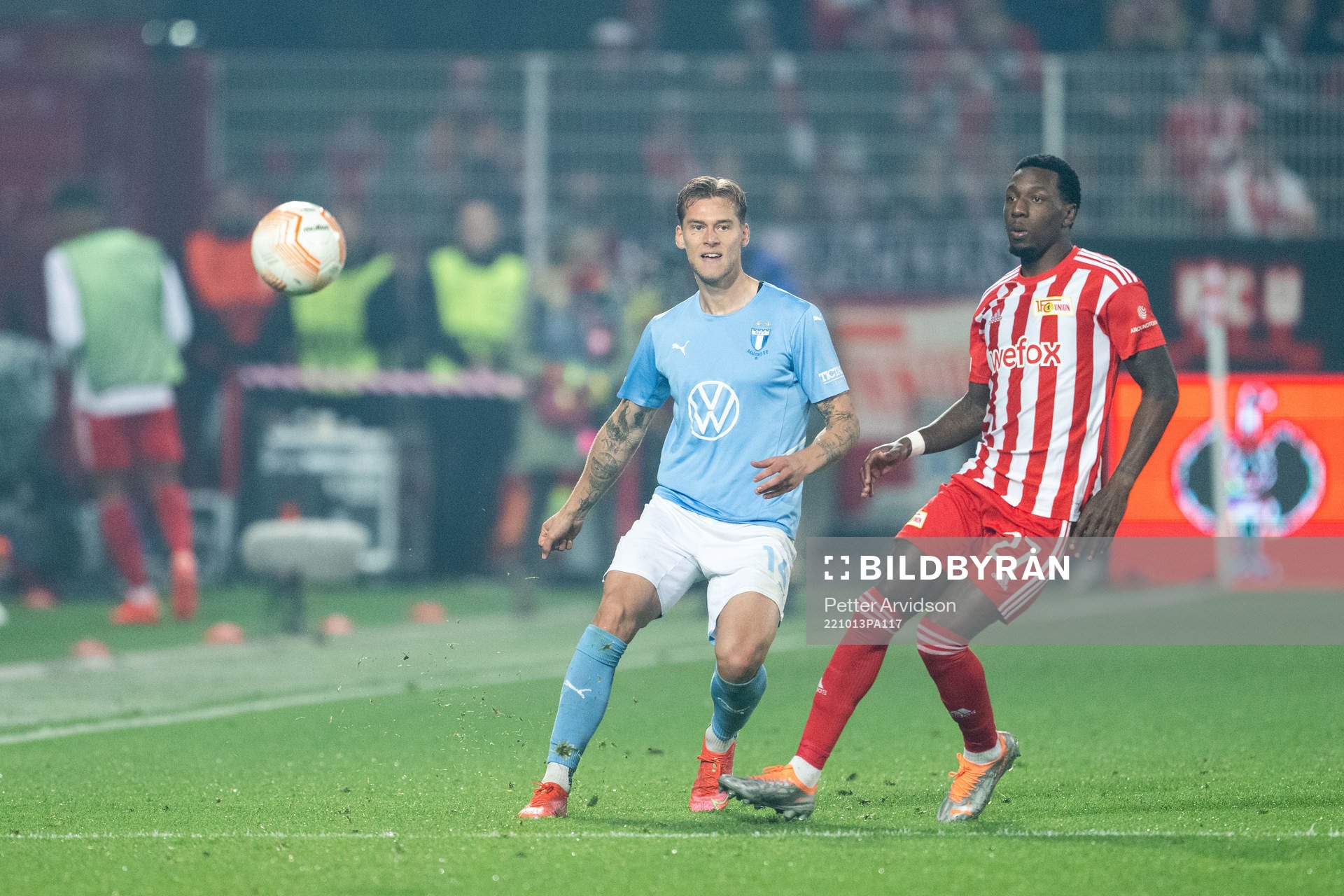 Felix Beijmo of Malmö FF and Sheraldo Becker of Union