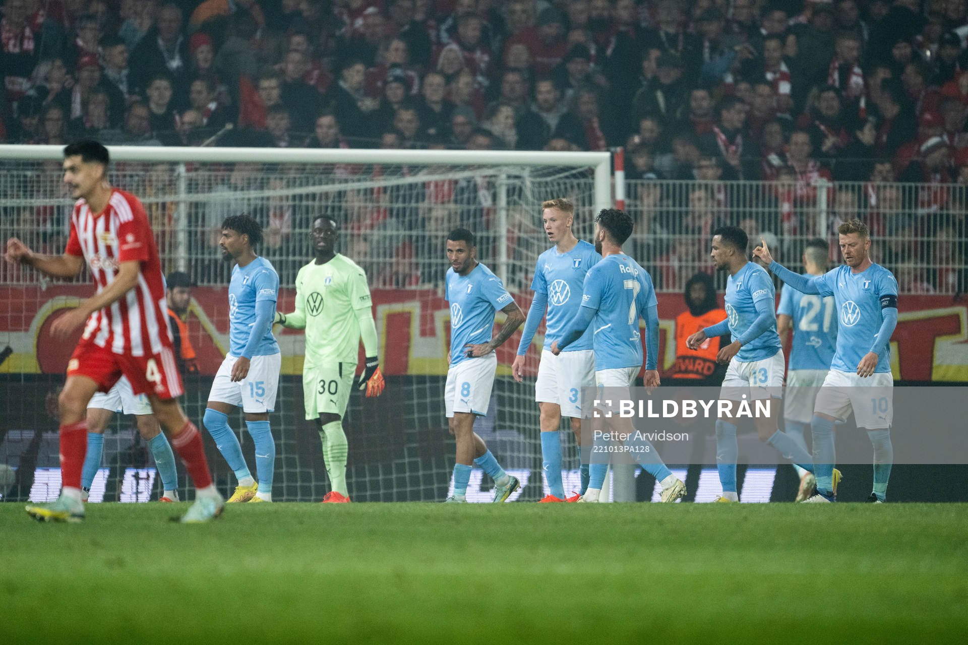 Joseph Ceesay, goalkeeper Ismael Diawara, Sergio Pena and