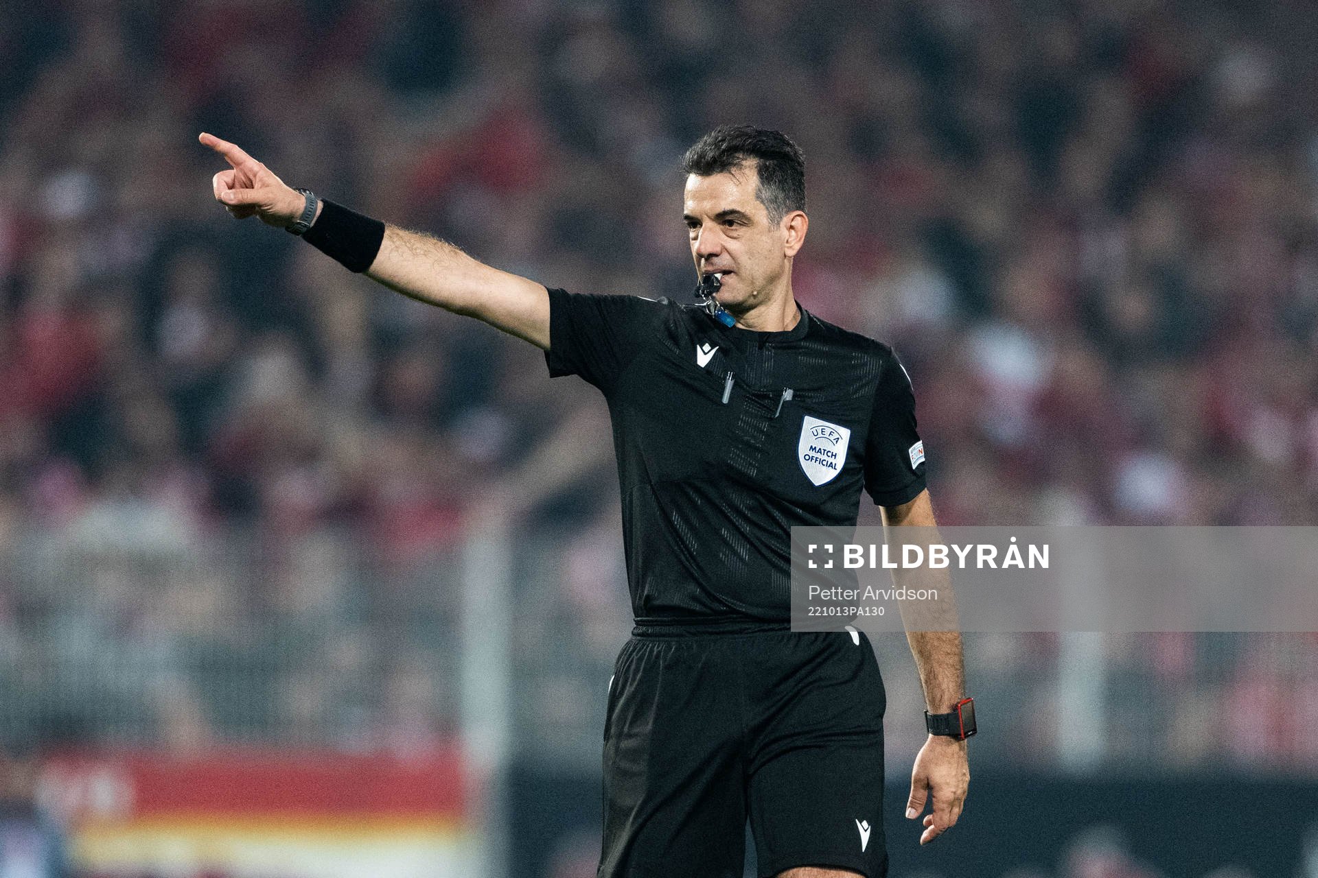 Referee Aleksandar Stavrev