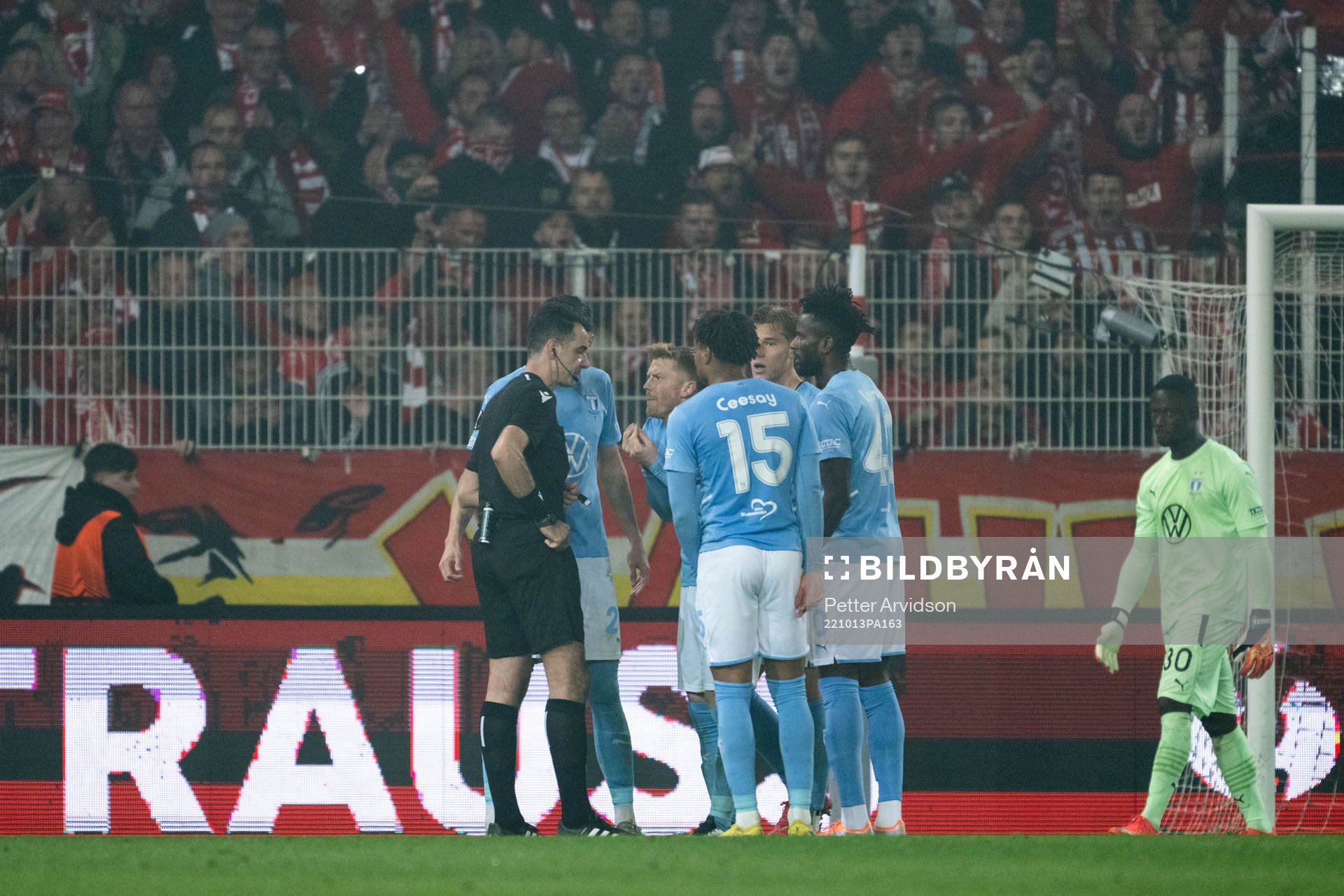 Anders Christiansen of Malmö FF discussing with Referee Aleksandar Stavrev during the UEFA Europa League match between Union Berlin and Malmö FF on October 13, 2022 in Berlin . 