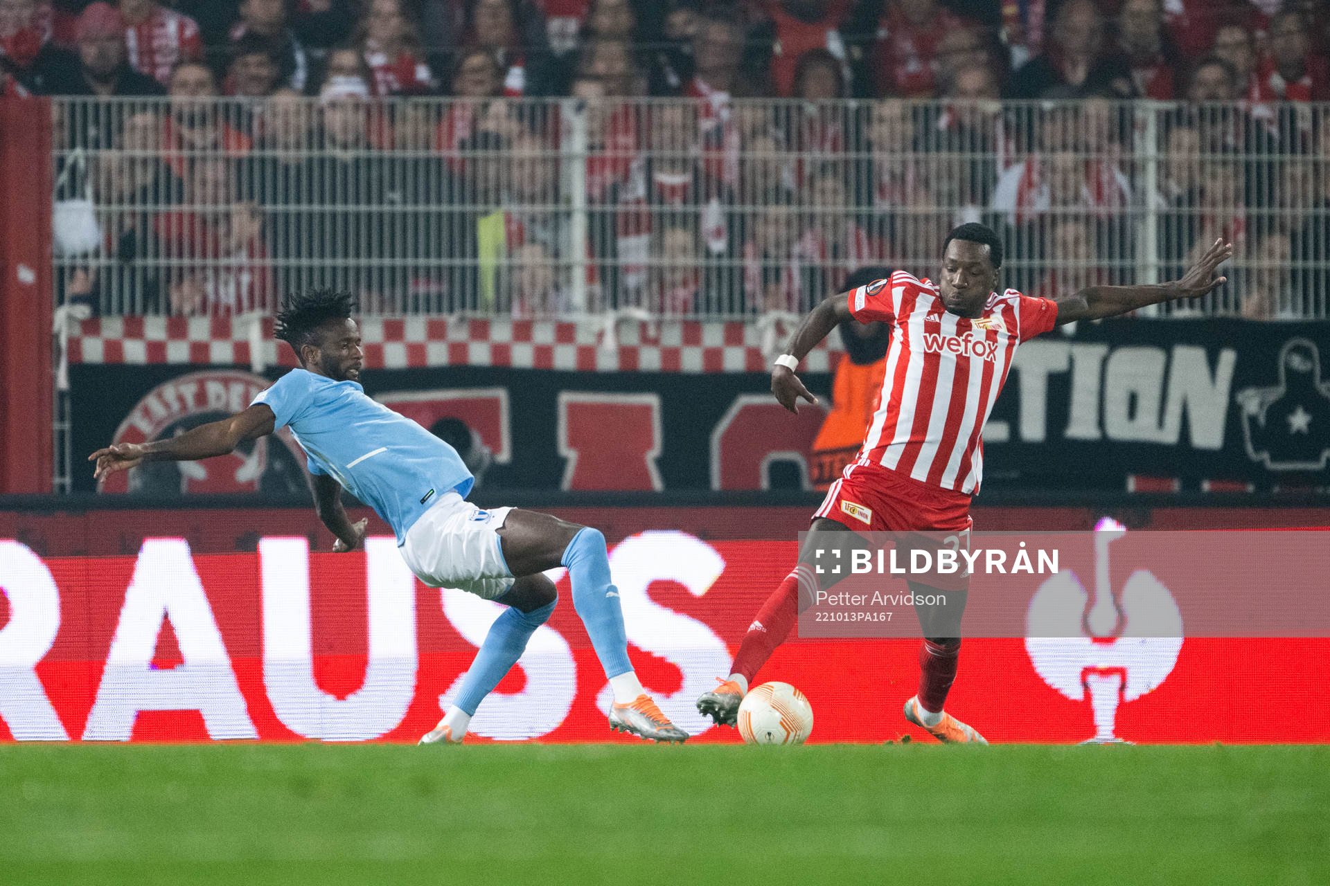 Emmanuel Lomotey of Malmö FF and Sheraldo Becker of Union