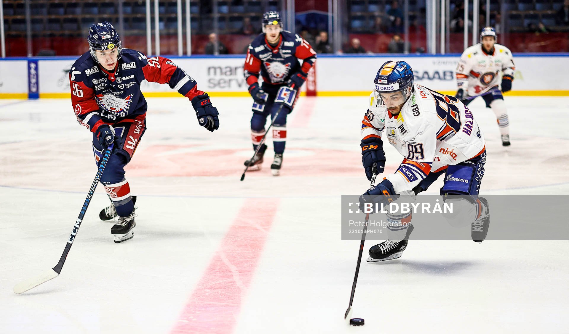 Linköpings Elias Sjöström och Växjös Jayden Halbgewachs