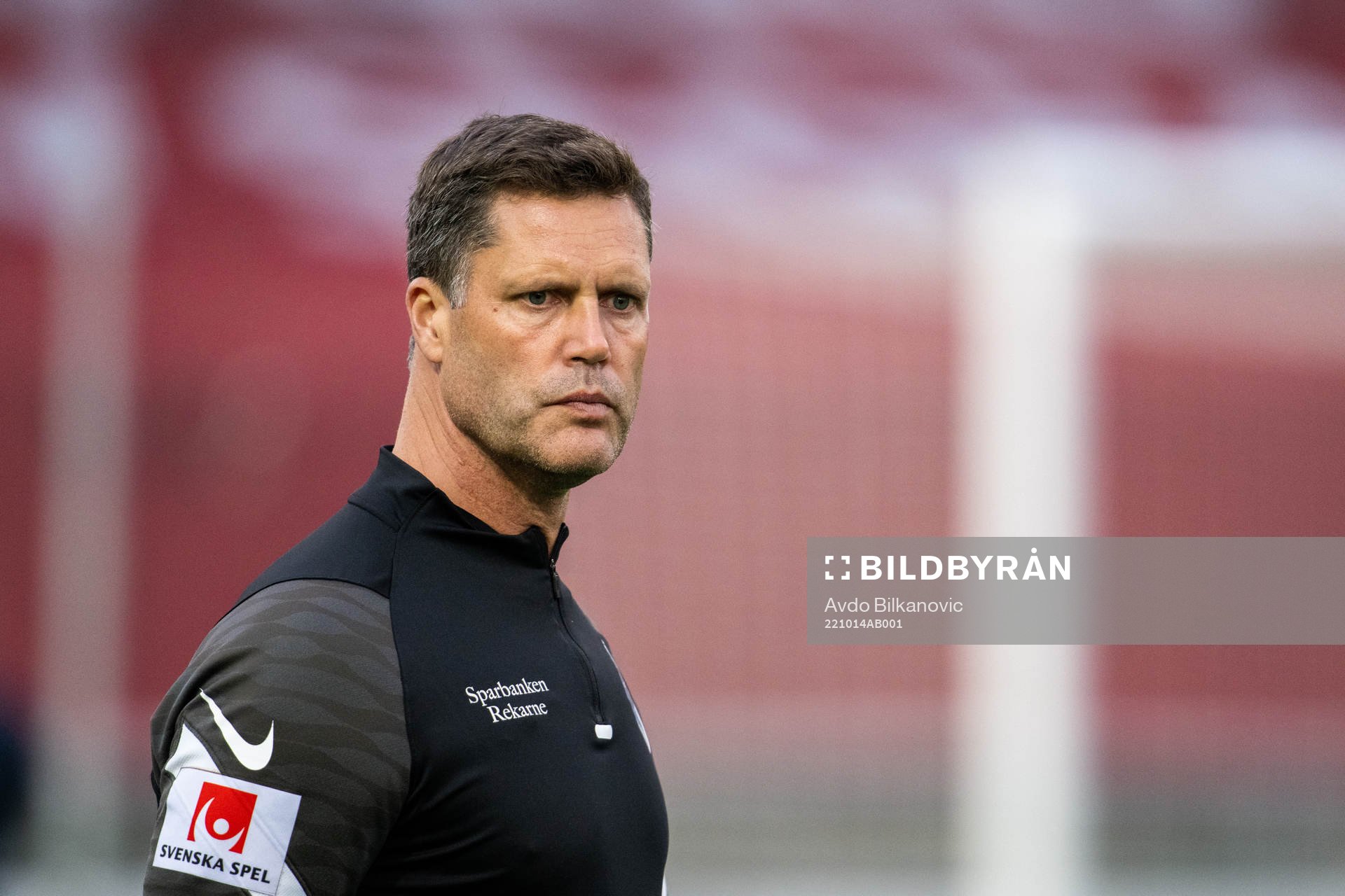 Eskilstuna Uniteds tränare Fredrik Bernhardsson under fotbollsmatchen i Damallsvenskan mellan FC Rosengård och Eskilstuna United den 14 oktober 2022 i Malmö.