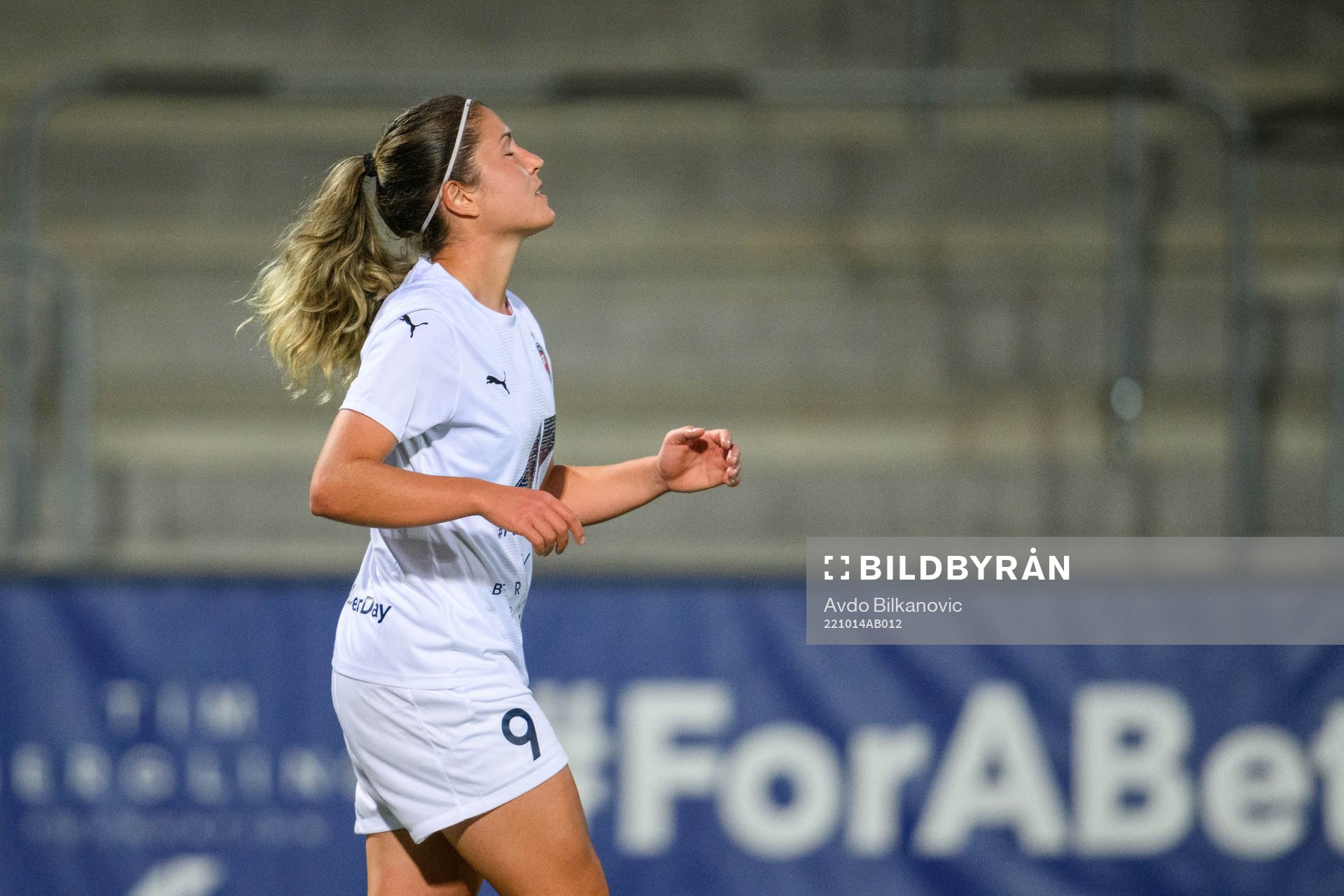 FC Rosengårds Loreta Kullashi deppar