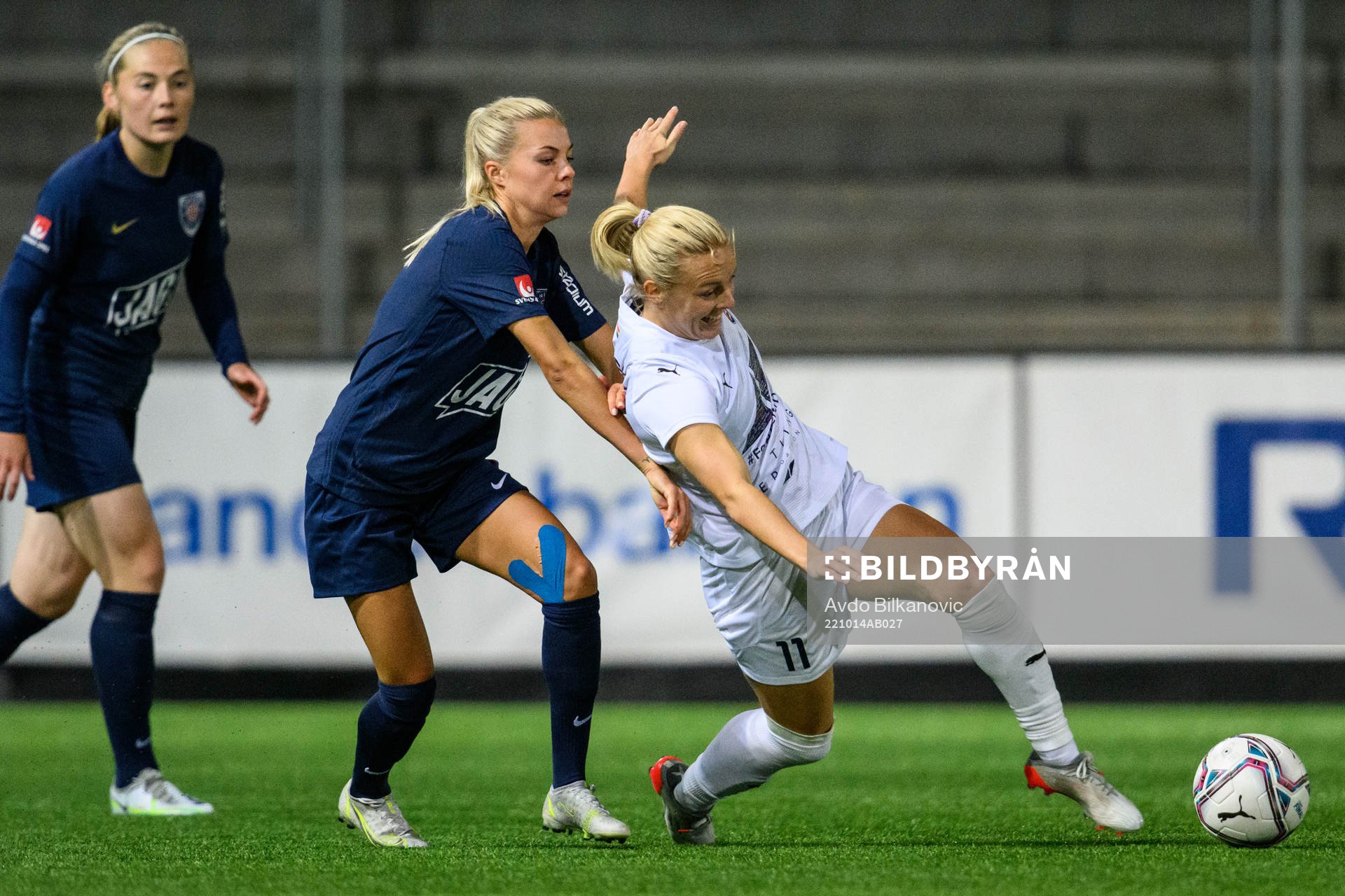 Eskilstuna Uniteds Lotta Ökvist och FC Rosengårds Mimmi