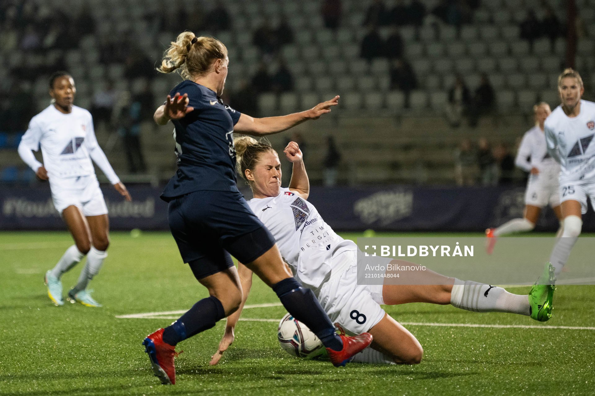 FC Rosengårds Rebecca Knaak och Eskilstuna Uniteds Linn