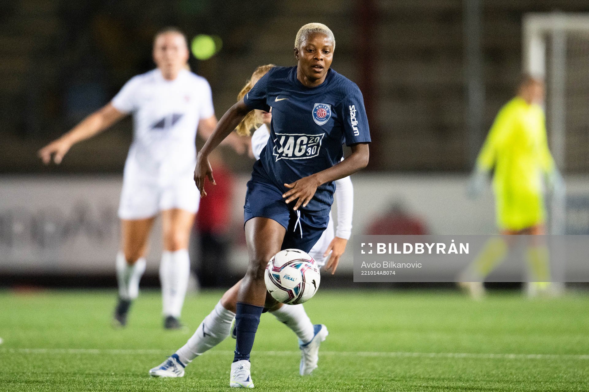 Eskilstuna Uniteds Ngozi Sonia Okobi-Okeoghene under fotbollsmatchen i Damallsvenskan mellan FC Rosengård och Eskilstuna United den 14 oktober 2022 i Malmö. 
