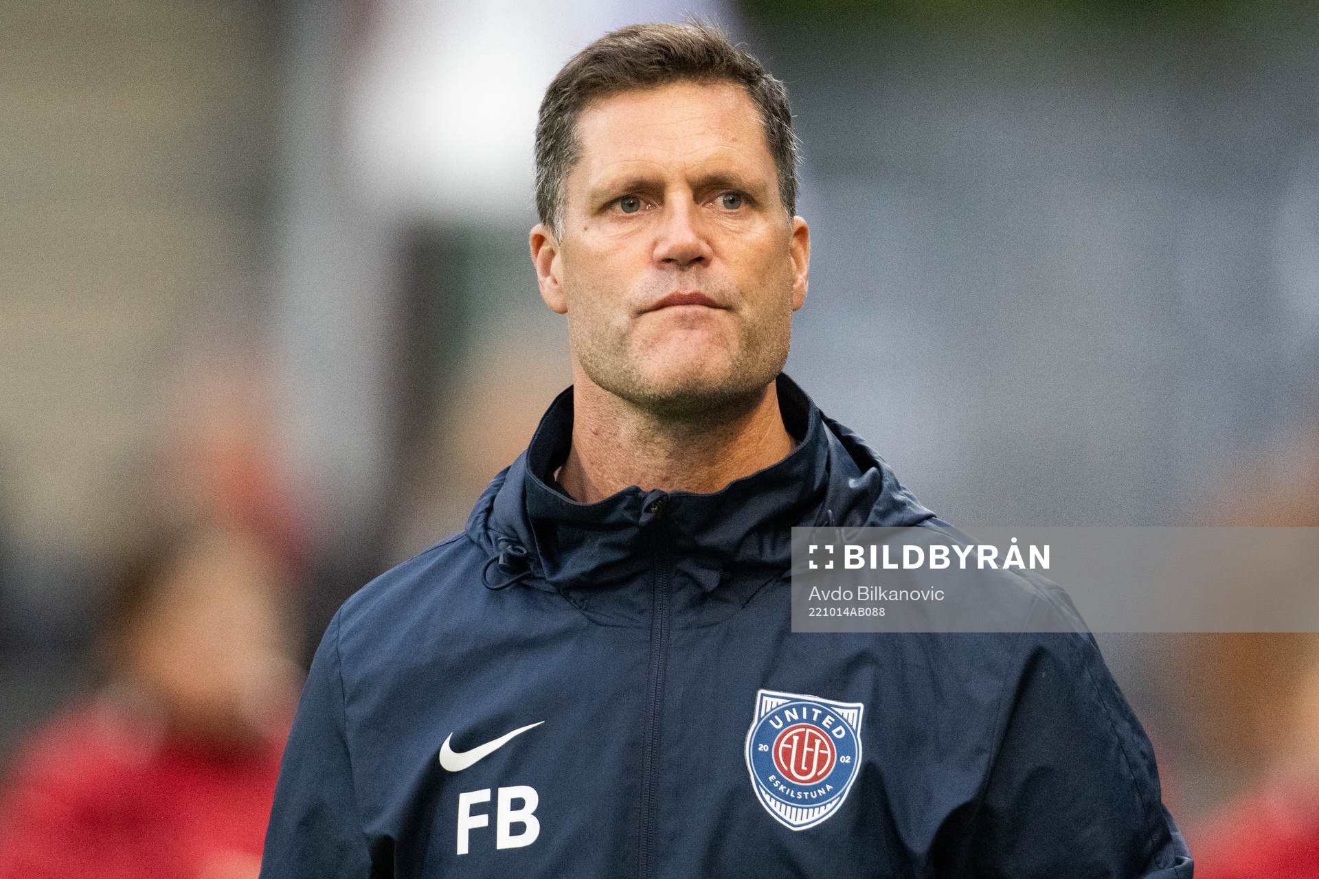Eskilstuna Uniteds tränare Fredrik Bernhardsson under fotbollsmatchen i Damallsvenskan mellan FC Rosengård och Eskilstuna United den 14 oktober 2022 i Malmö.