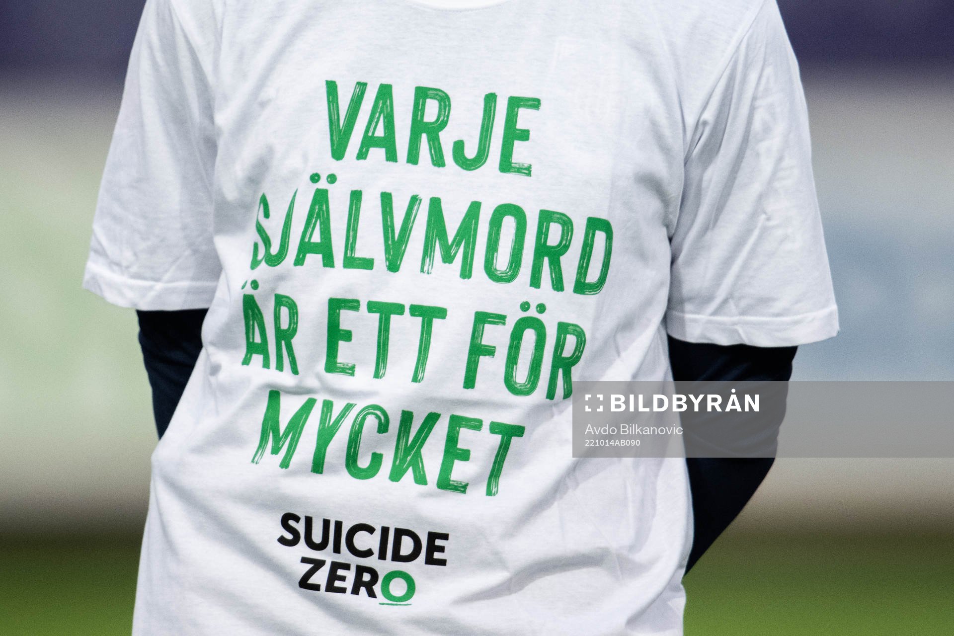En tröja med text ”Varje självmord är ett för