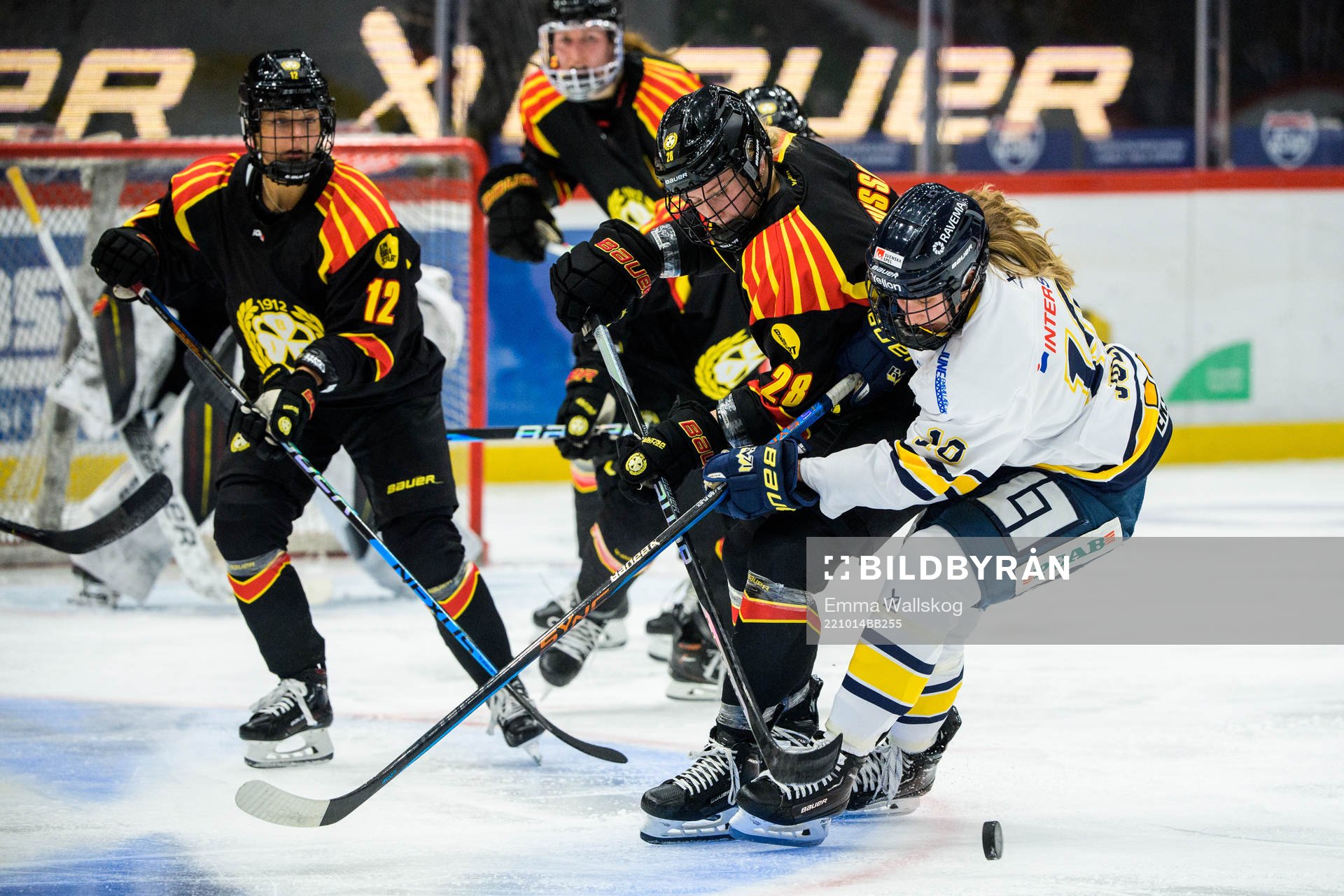 Brynäs Jenny Antonsson och HV71s Ariane Julien