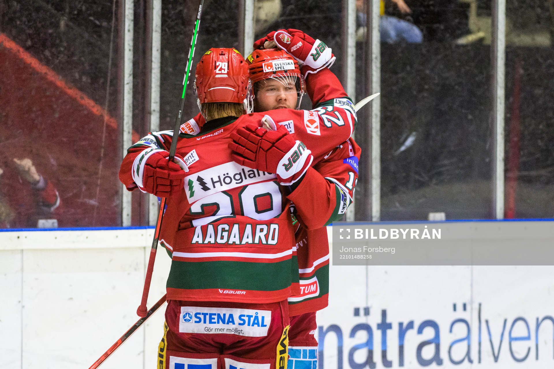 Modos Oscar Pettersson jublar
